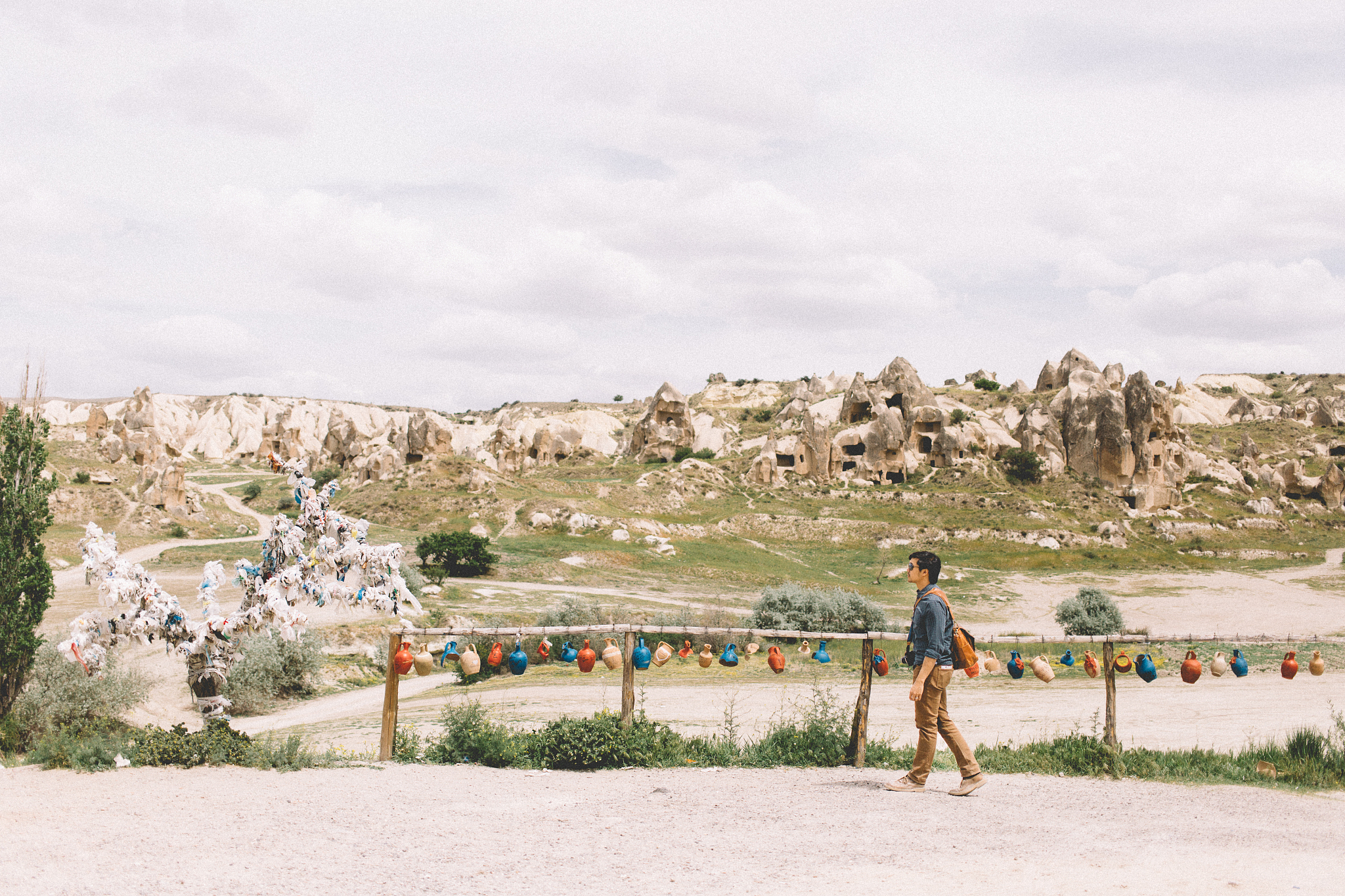 which poem does this sentence come from
es la hora de partir o abandonado como los muelles al andar todo en ti