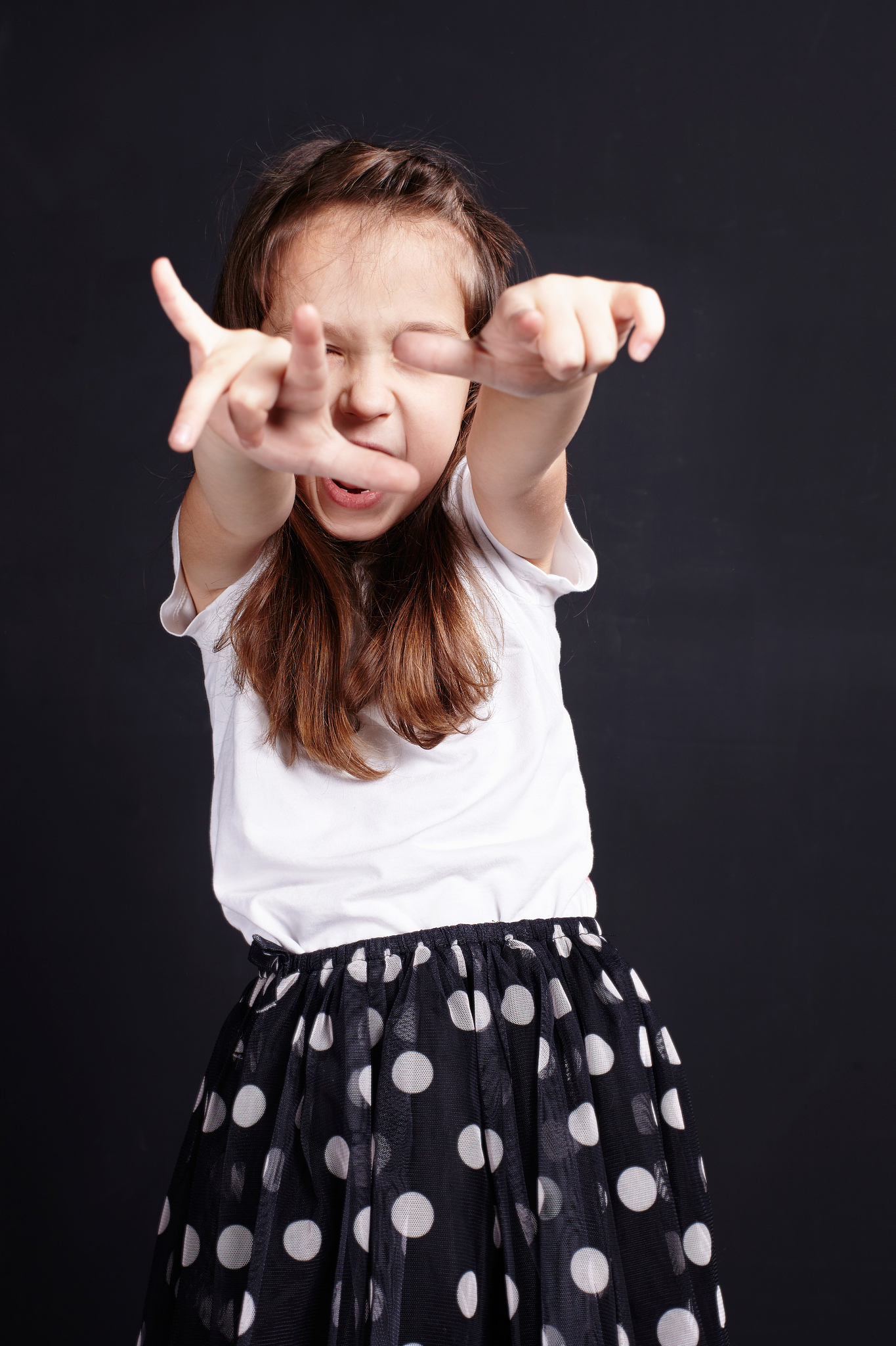 写一篇关于一岁双胞胎拍抖音的脚本