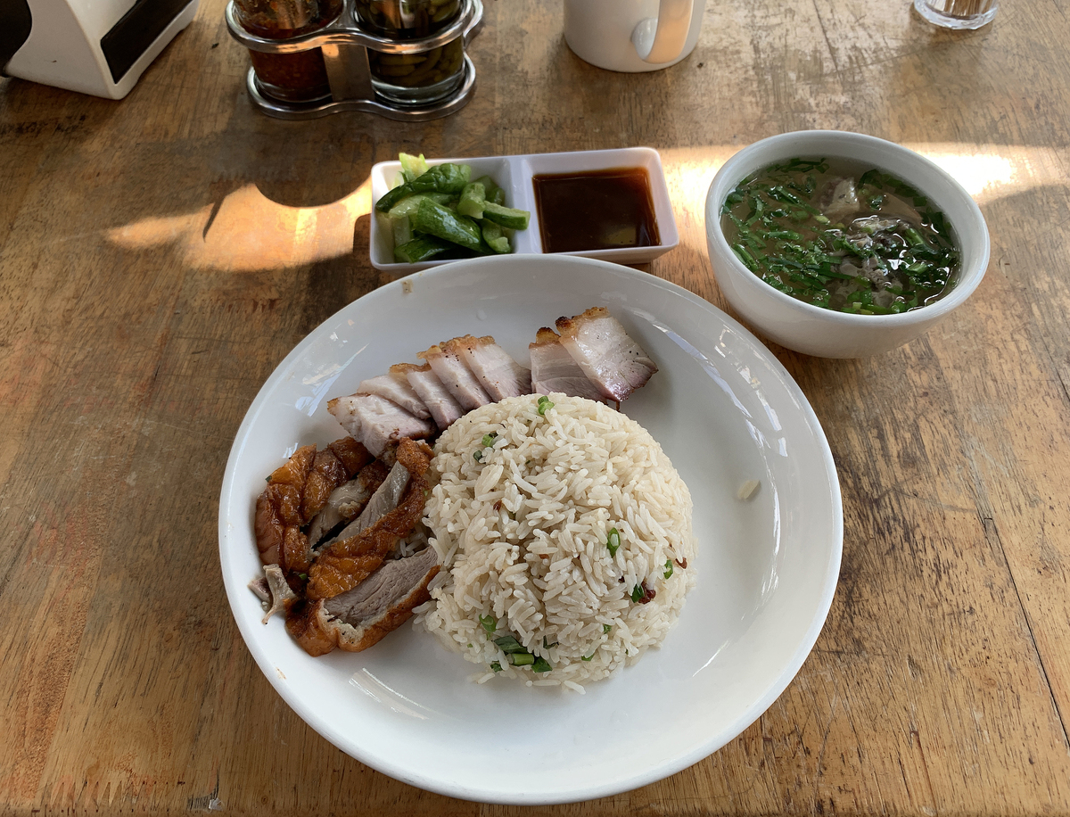 香气扑鼻！30字好评：绝味鸭腿饭