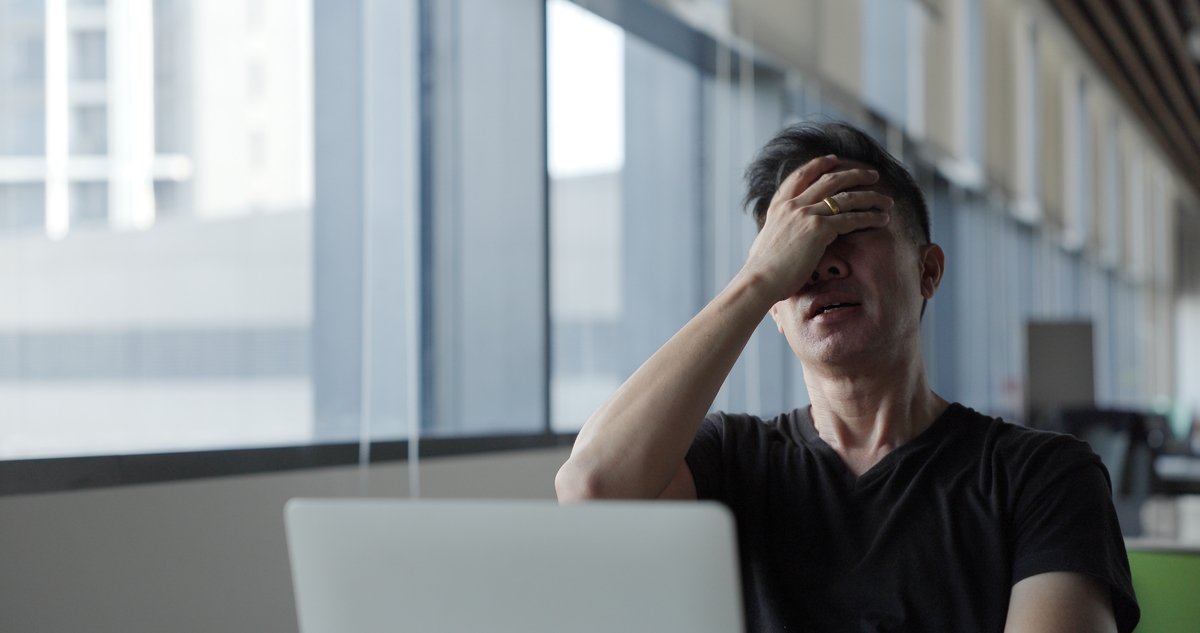 扮演一名职场领域博主写篇1000字‘’职场人如何避免疲惫和倦怠？‘’的文章