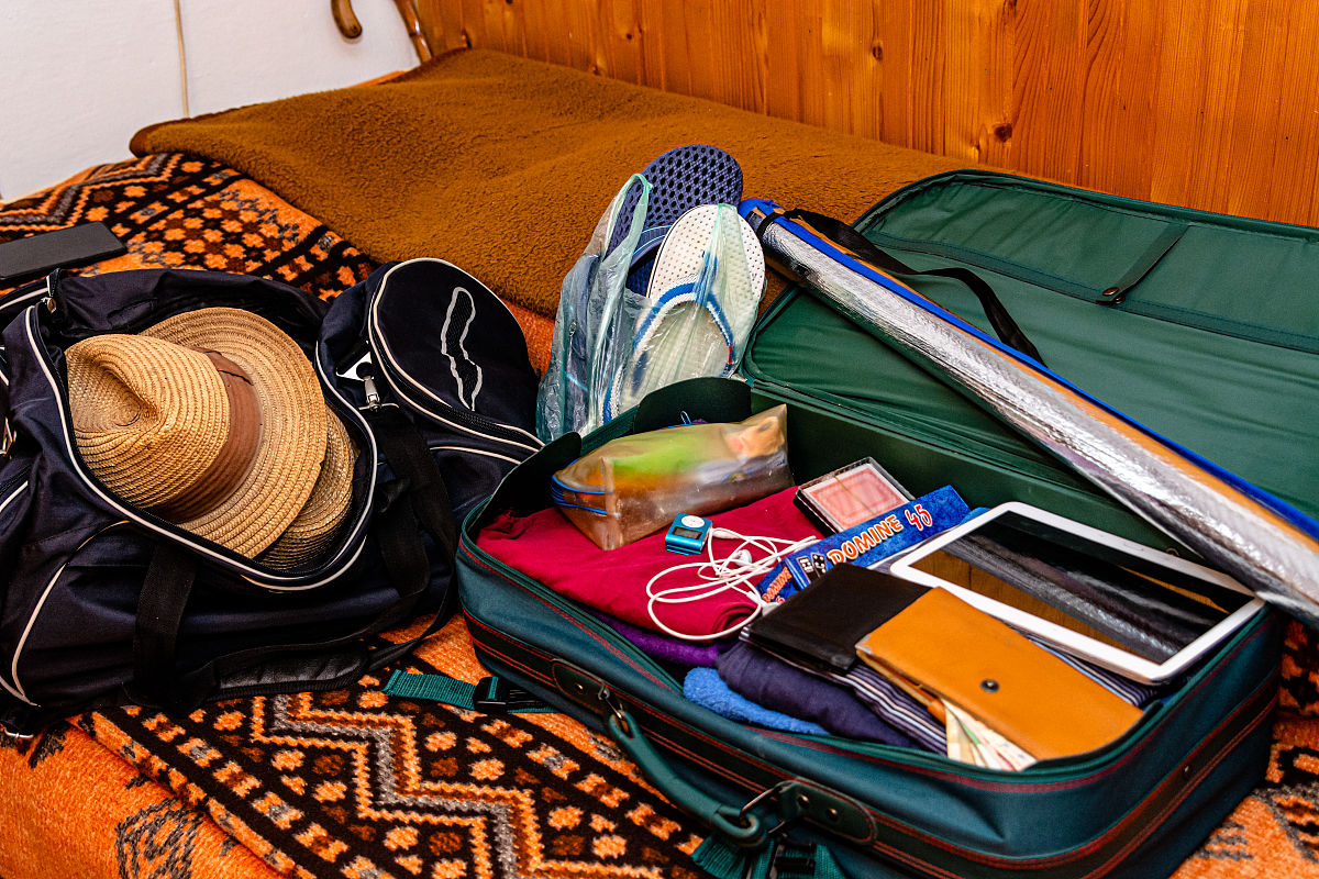 宽拉杆行李箱摆放整齐评价