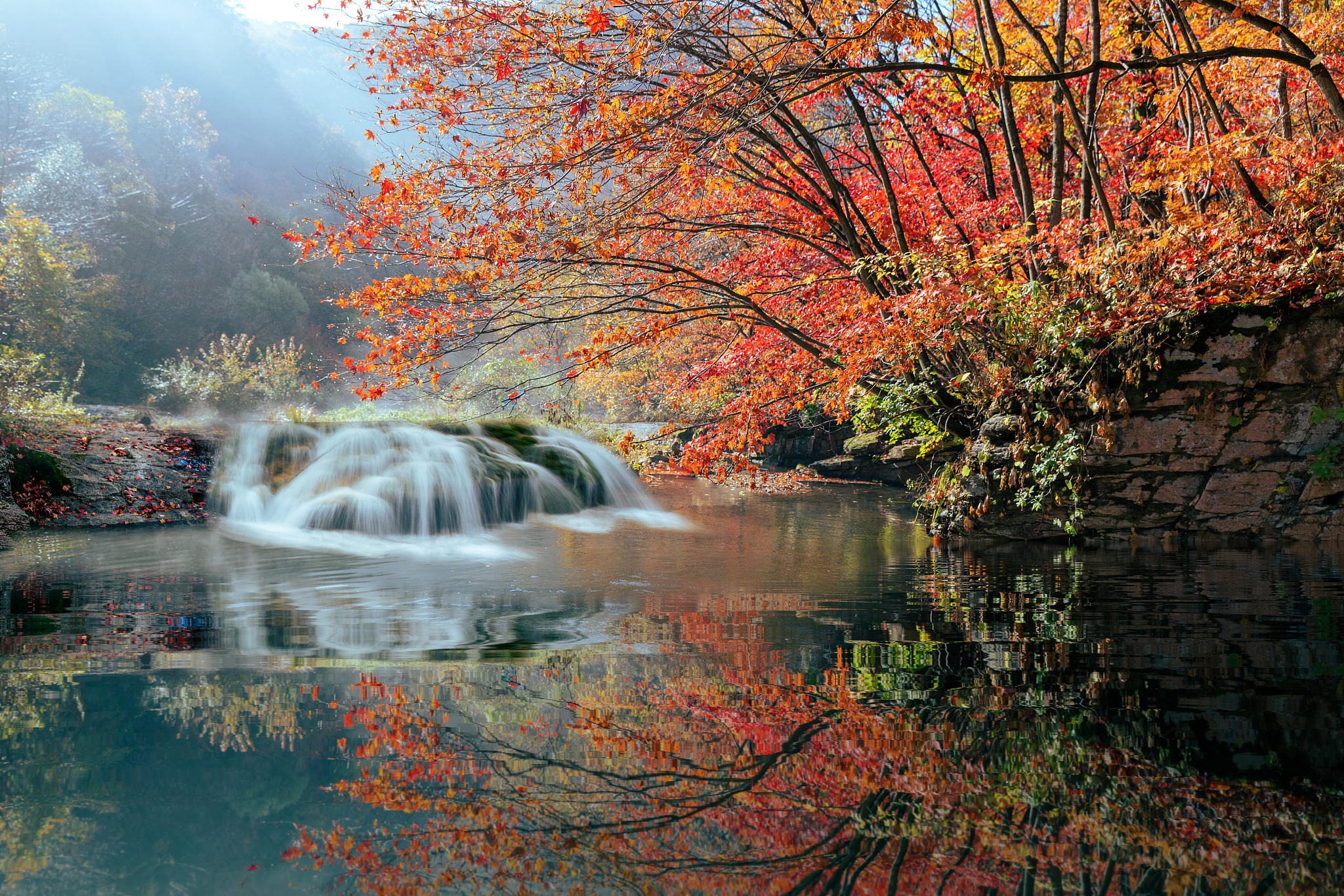 夔州秋天美景：登高赏秋色，尽享诗情画意