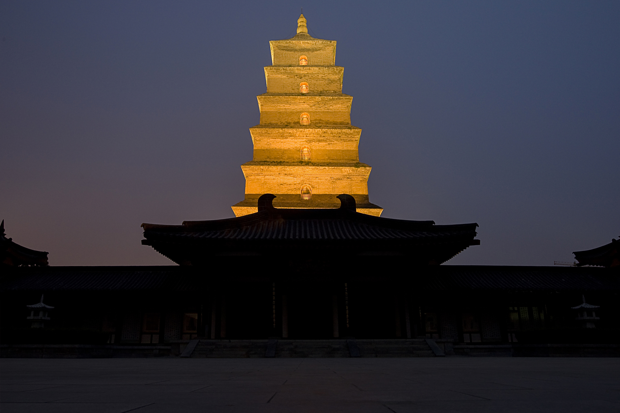中国陕西西安城市旅游地标建筑景观——大雁塔古建筑