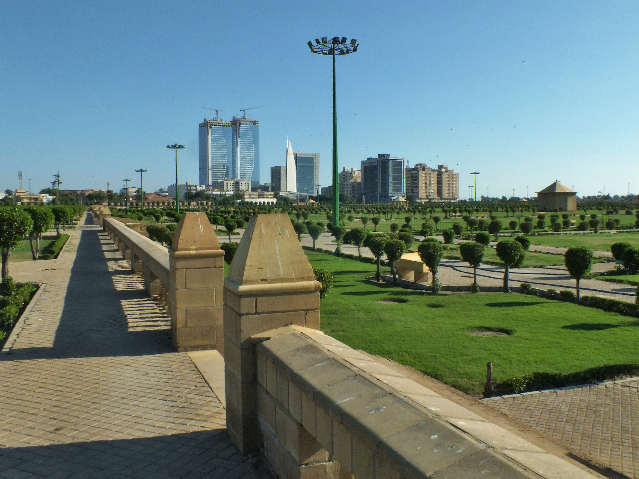 bagh ibm-e-qasimand the buildings in background