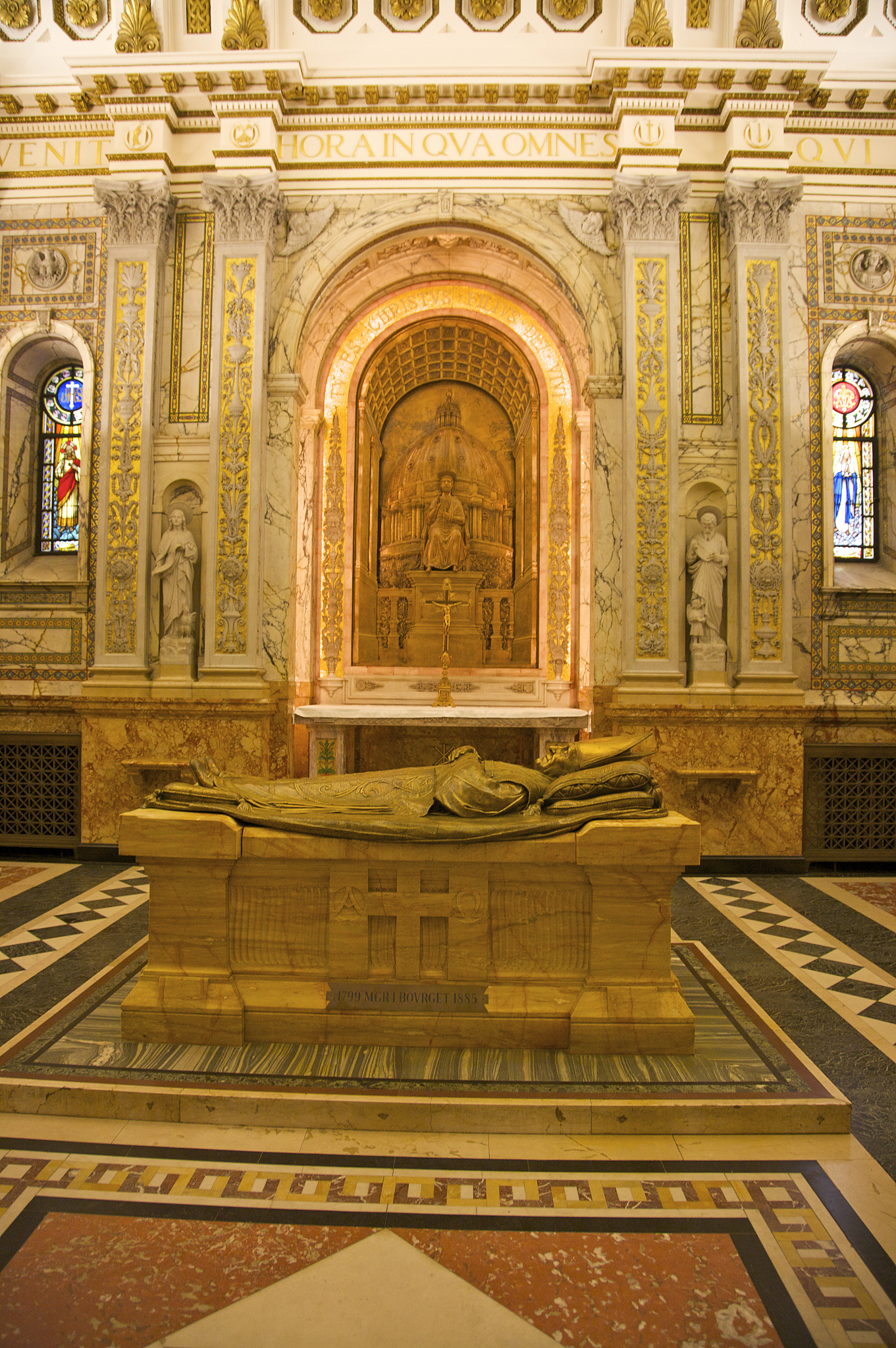 basilique marie-reine du-monde cathedrale, montreal, quebec, can