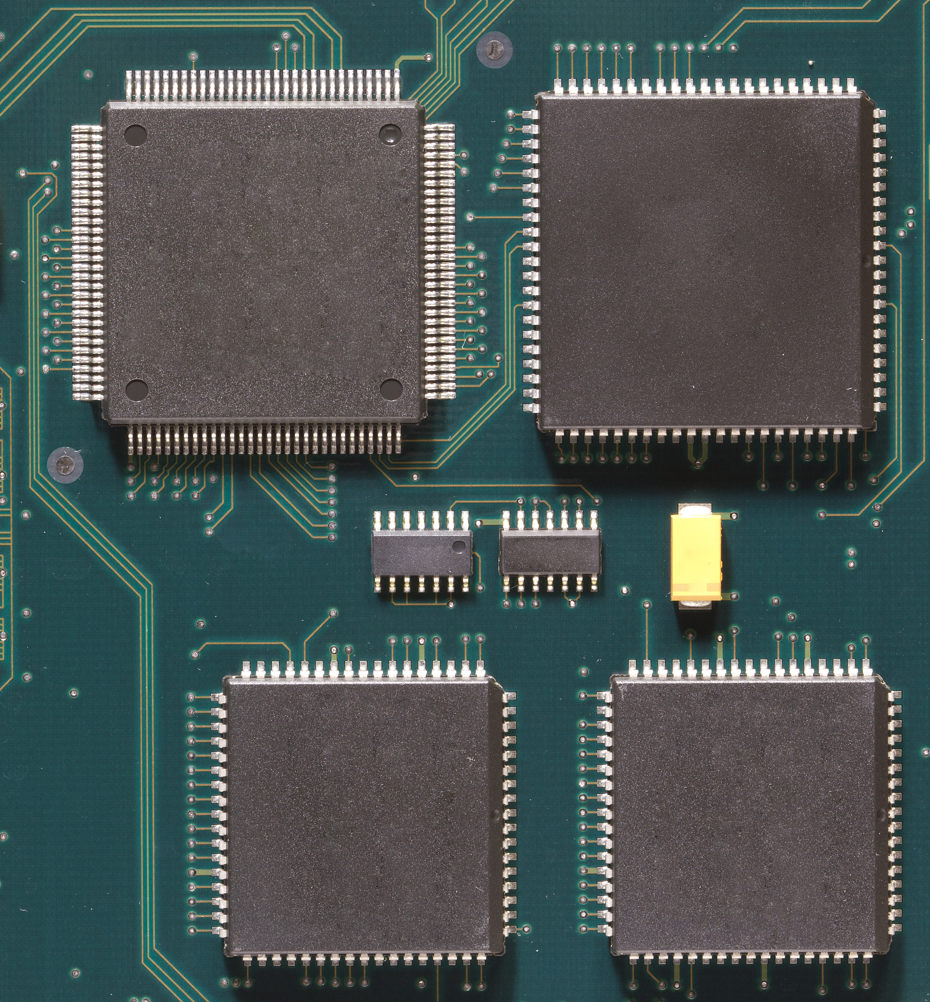 以ARMCortex-M4为核心的TM4C123GH6PM芯片为例针对芯片三个以上功能模块至少三个功能模块设计并实现一个综合性实验并撰写实验报告