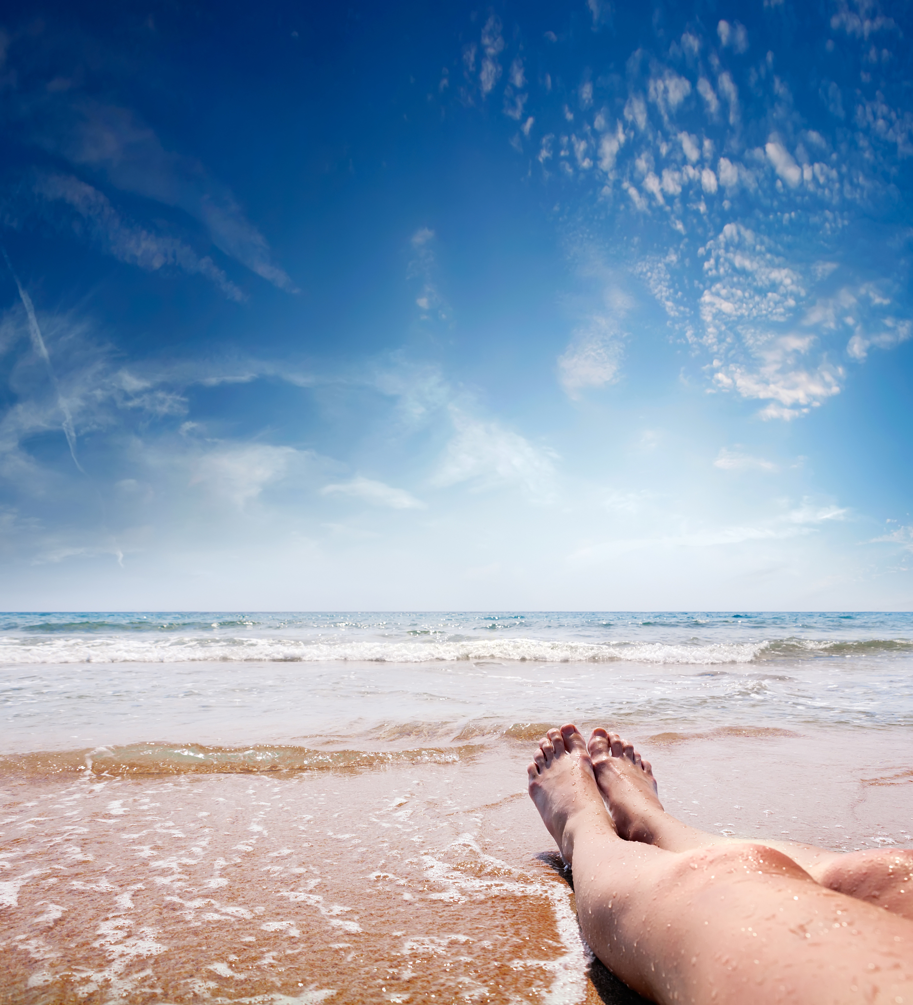 夏天的魅力：阳光、海滩、冰淇淋与难忘回忆