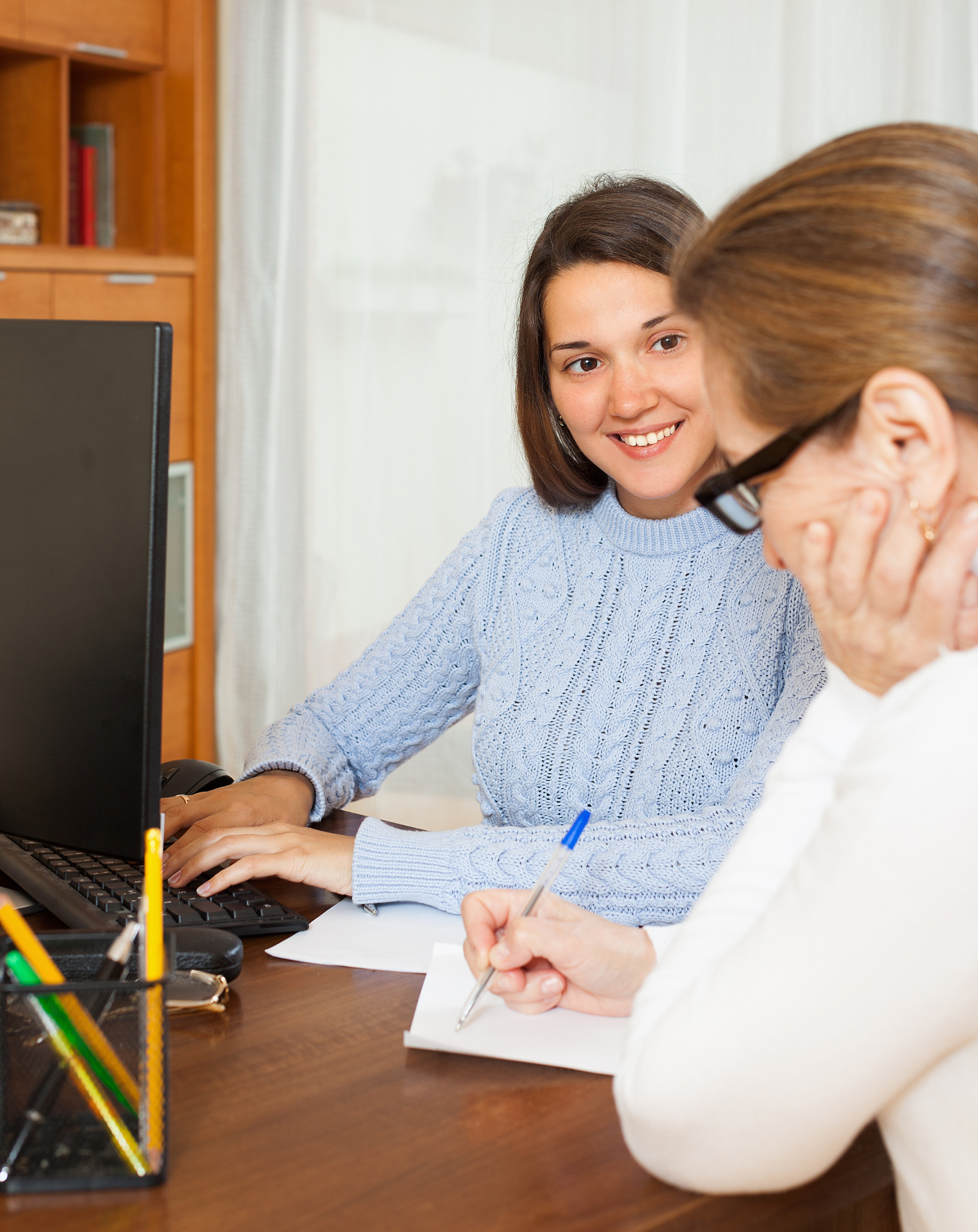 2019年文科女生学什么专业将来发展比较好？