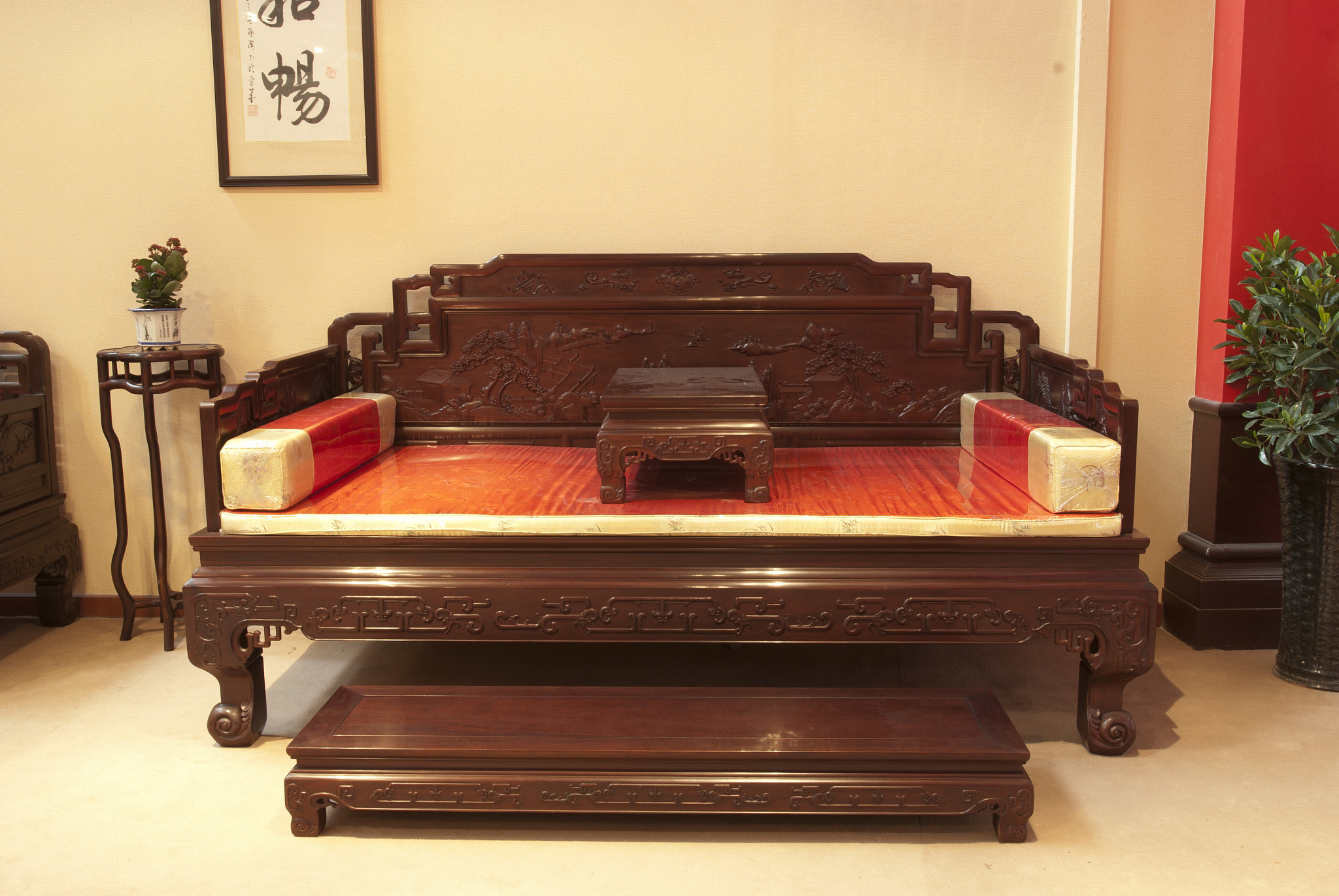 新中式罗汉床：打造中国风梦乡，体验舒适与文化魅力