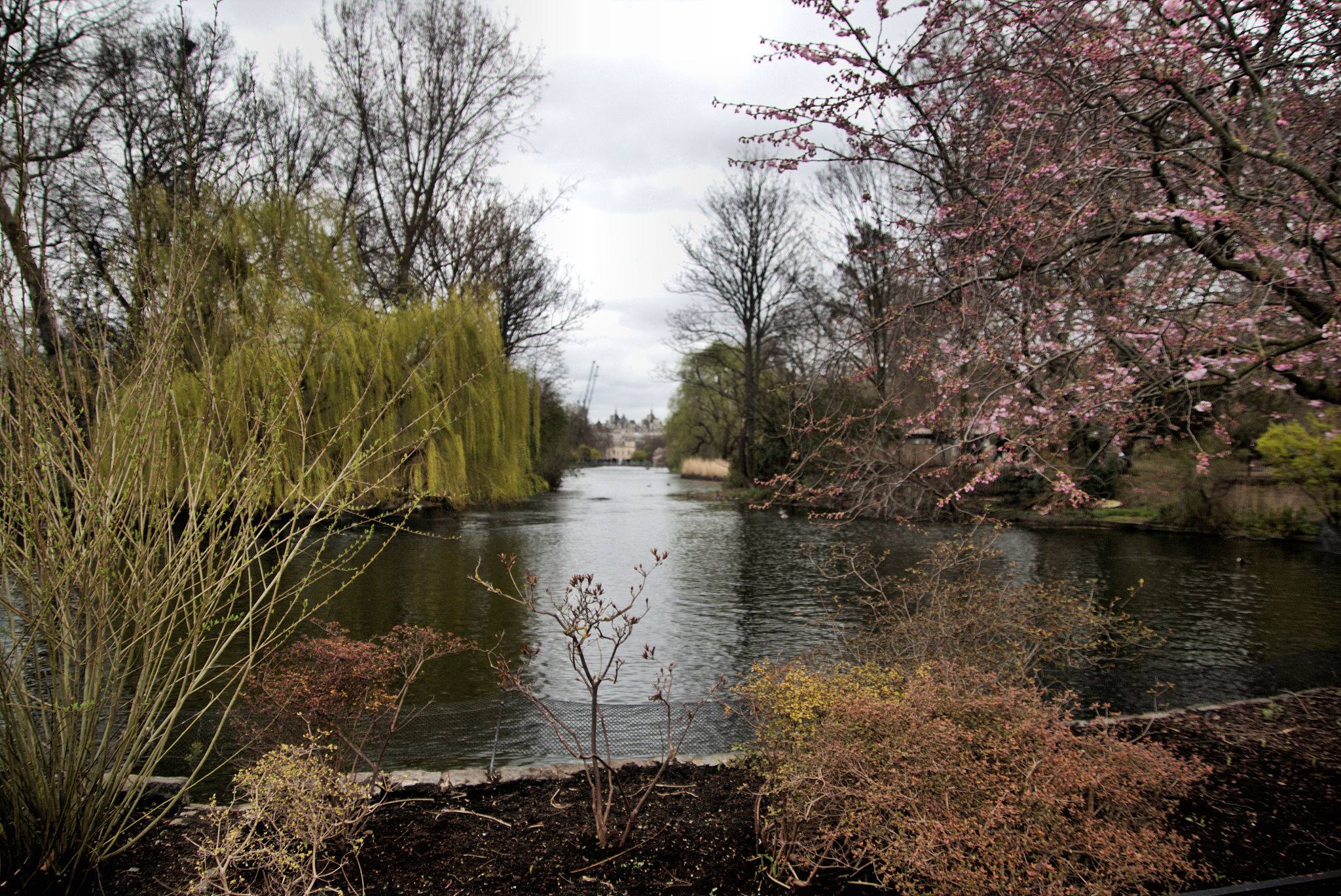 a picture of a london park