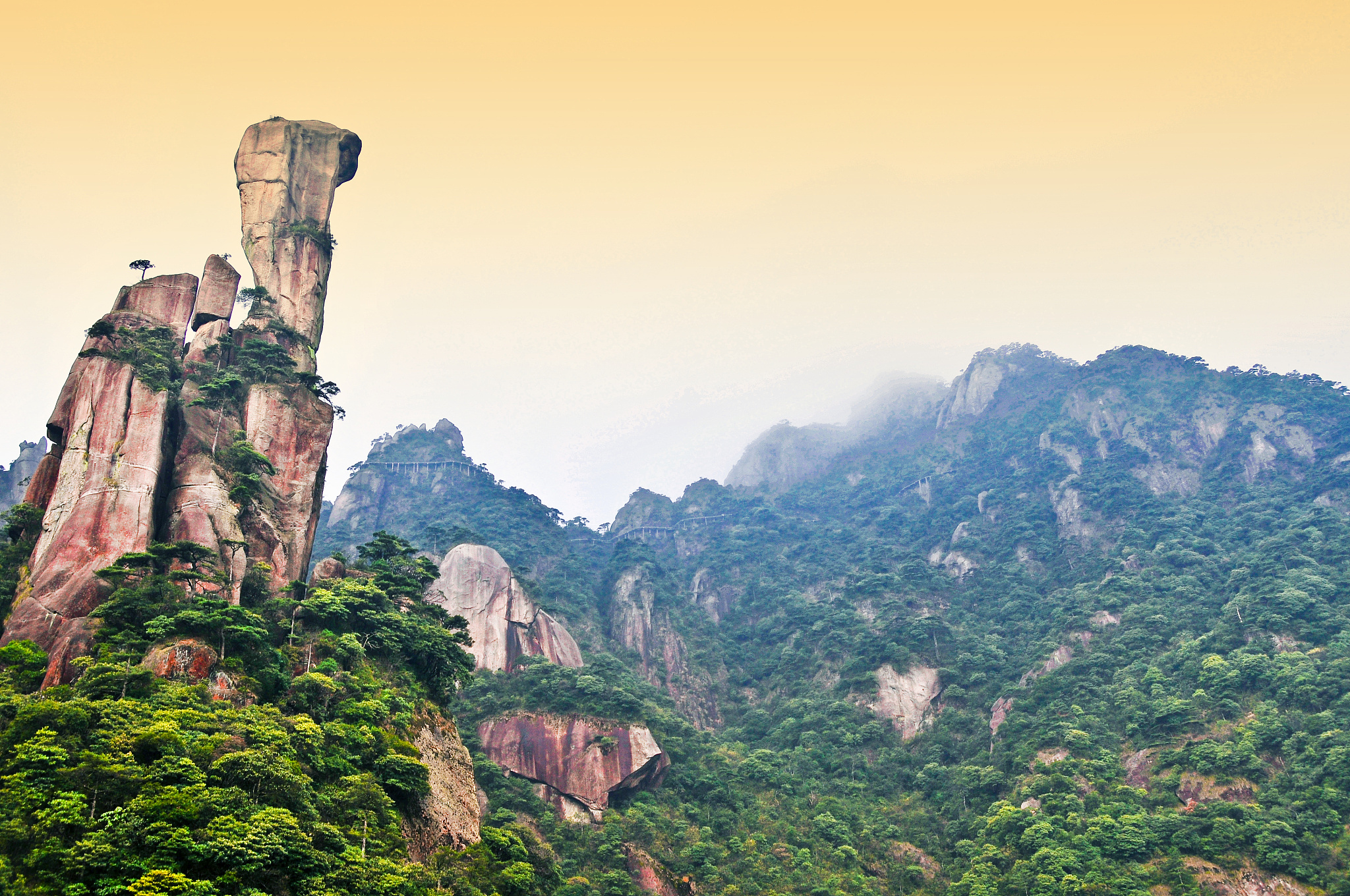 三清山：道教圣地与自然奇观