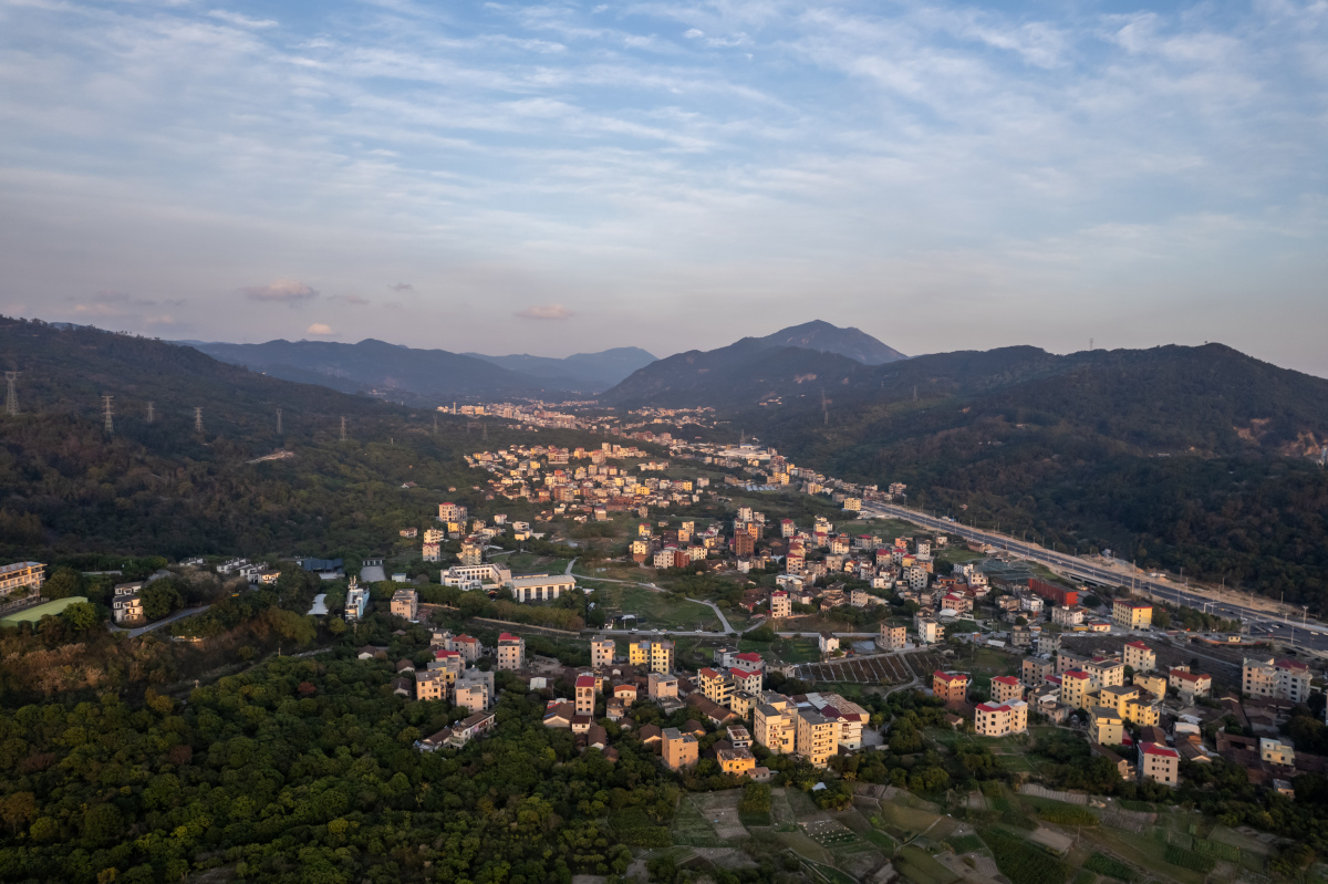 今天,我将为大家带来一场关于诸暨旅游的精彩演讲