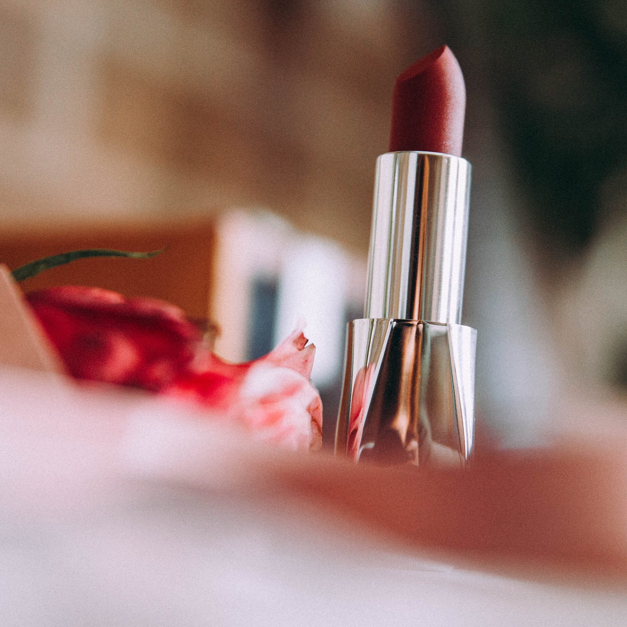 【拔草】这款口碑爆款唇膏，竟是大型翻车现场？！