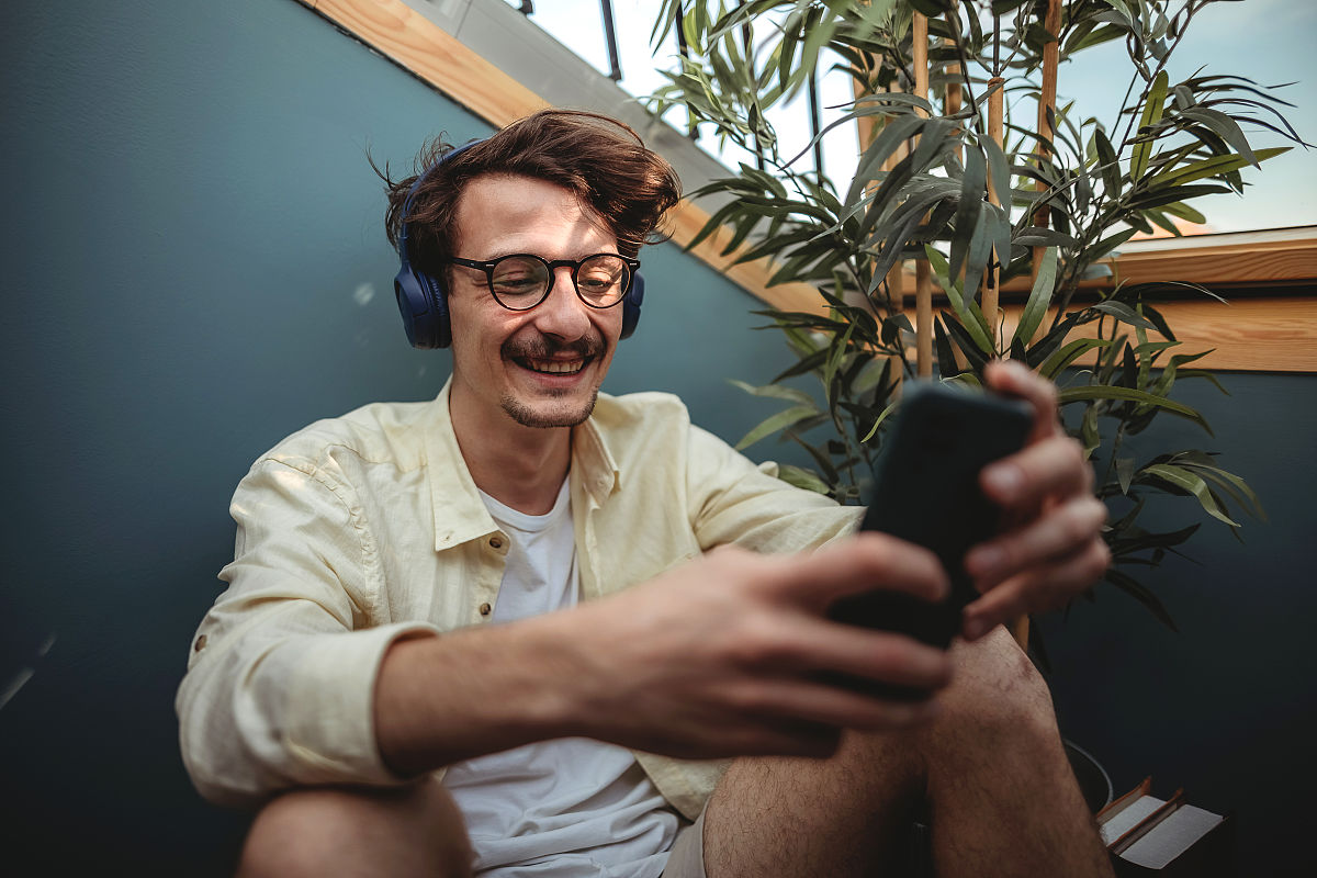 音乐的魔力：一种无声的语言，连接心灵的纽带