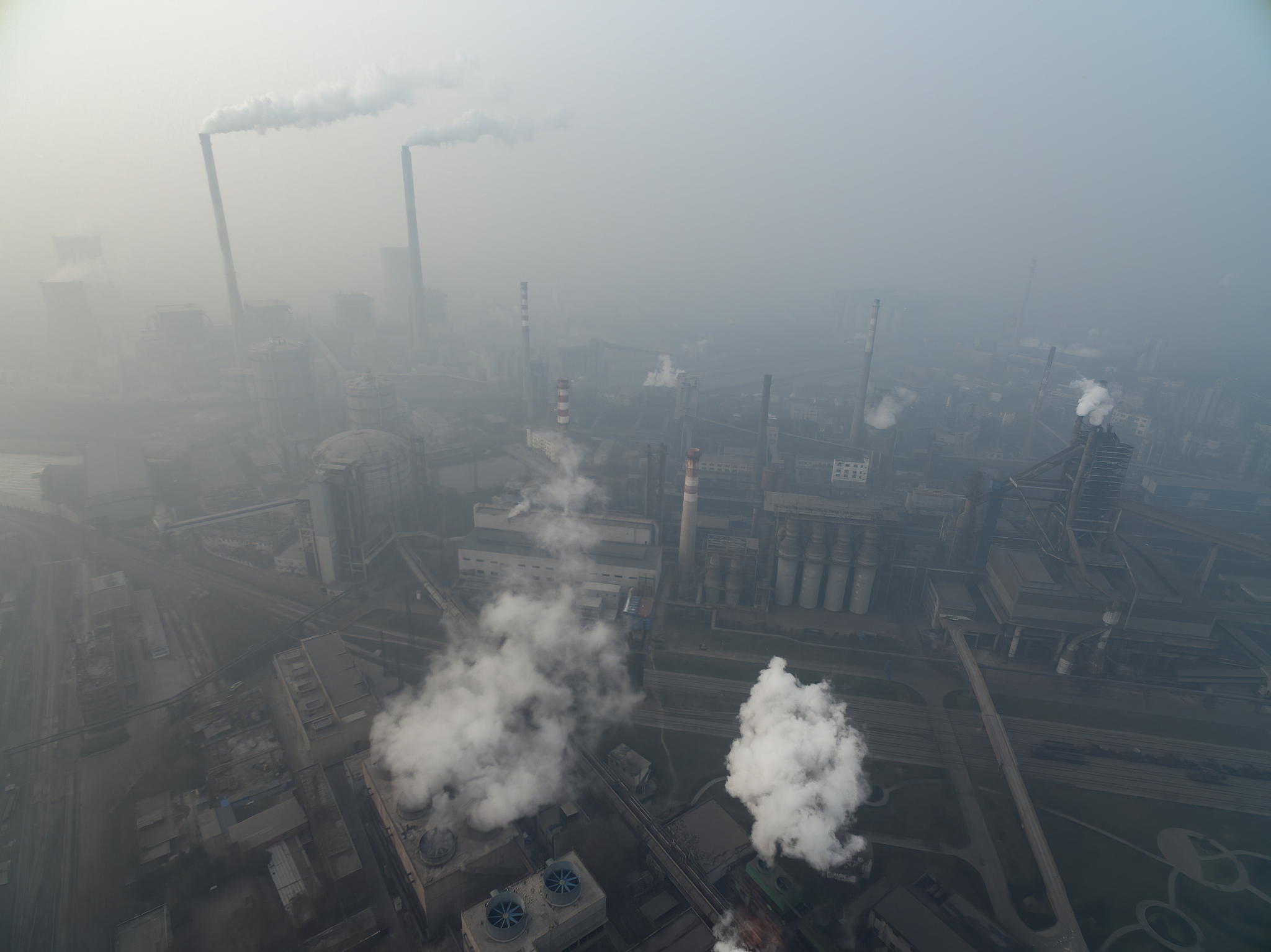 空气污染问题：健康、环境、经济、社会影响及应对措施