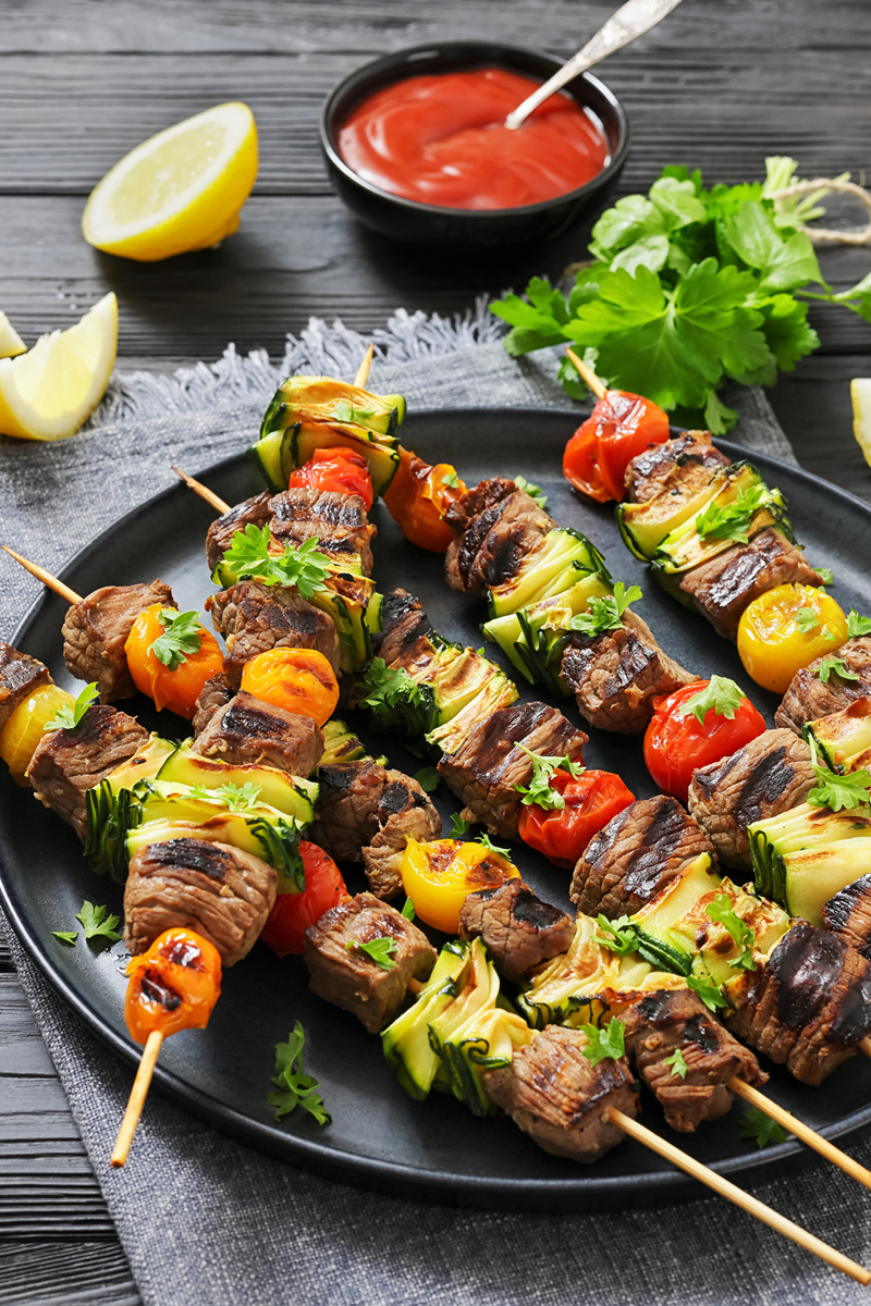 外卖好评：烤牛肉串、烤五花肉加烤肠，绝佳美味！