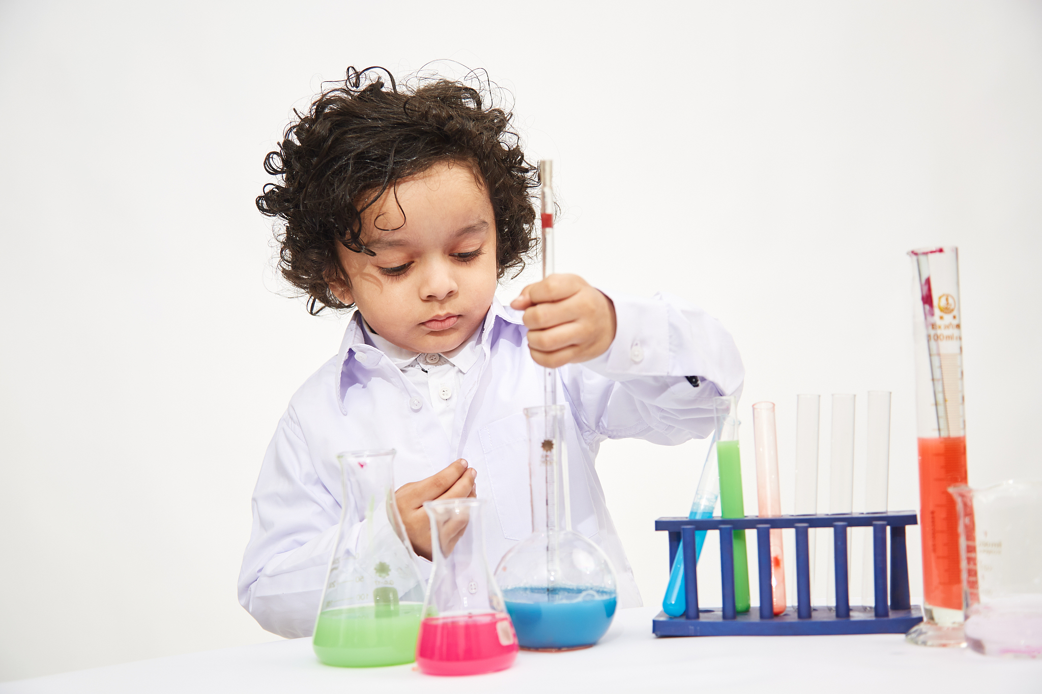 牛昱宇事迹：科学精神与人类情怀的典范