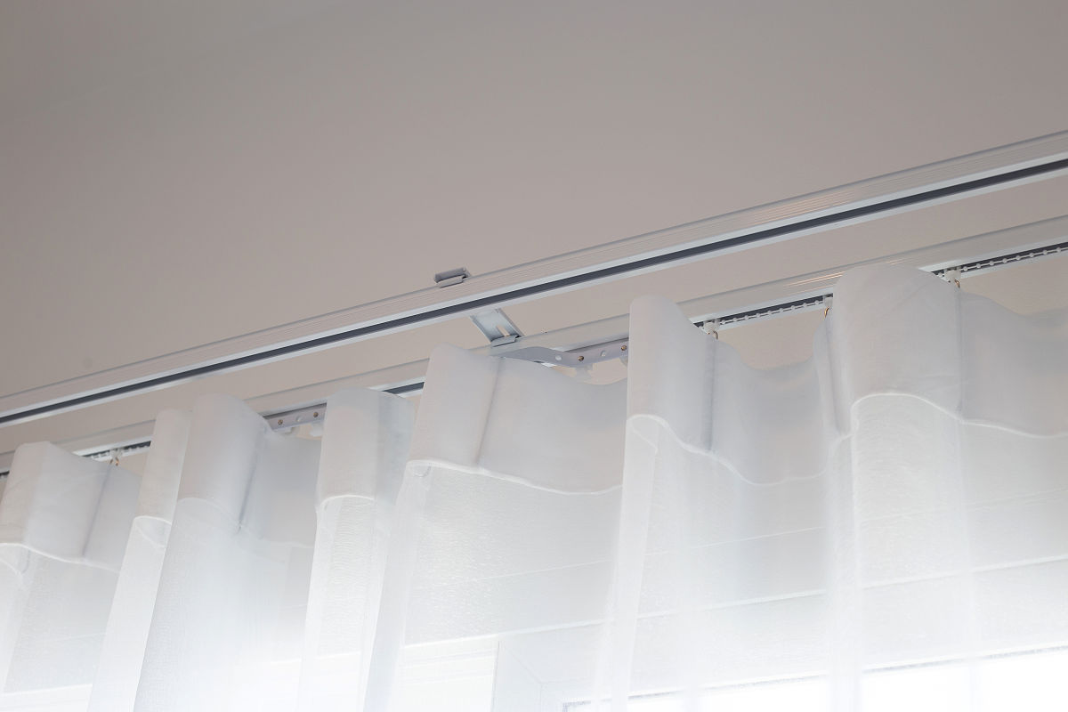 窗帘安装和使用指南：从测量到保养