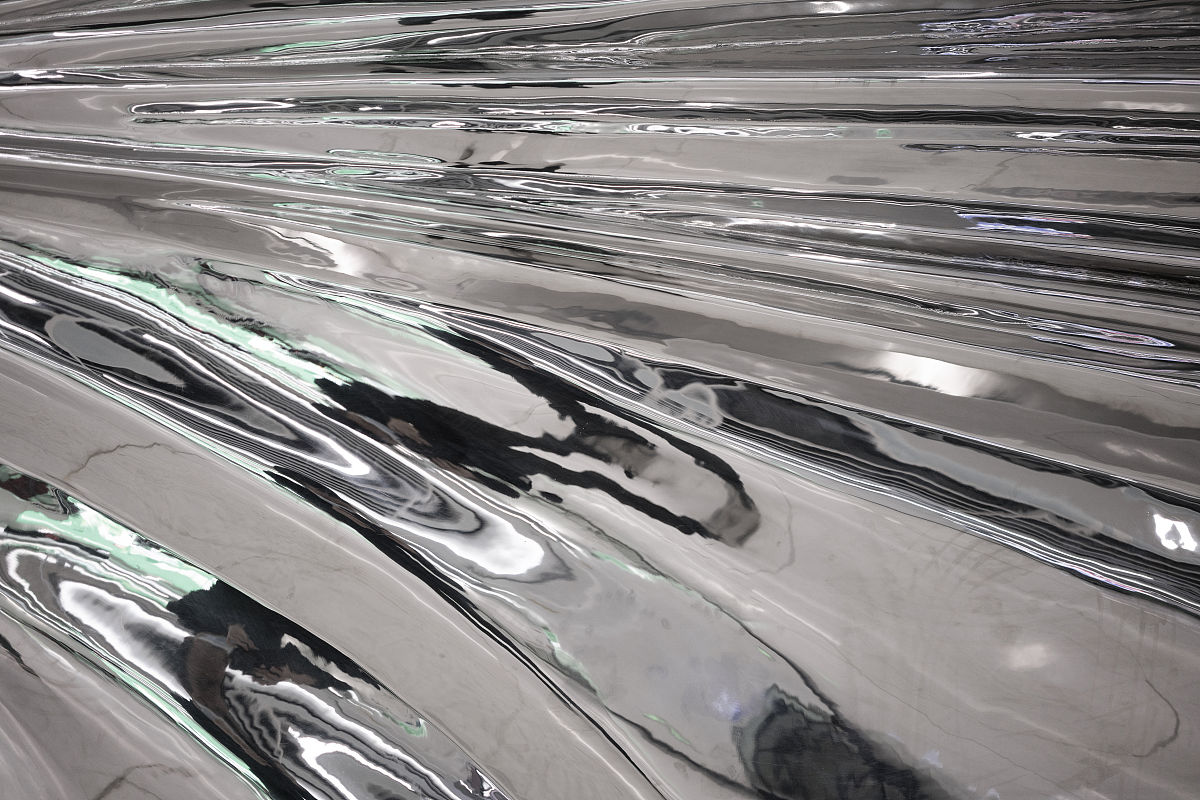 康宝消毒柜卖点：1、二星级杀菌杀菌率达到99；2、容量80升；3、不锈钢材质； 以上这段话可以帮我用消费者的使用场景将卖点描述出来？