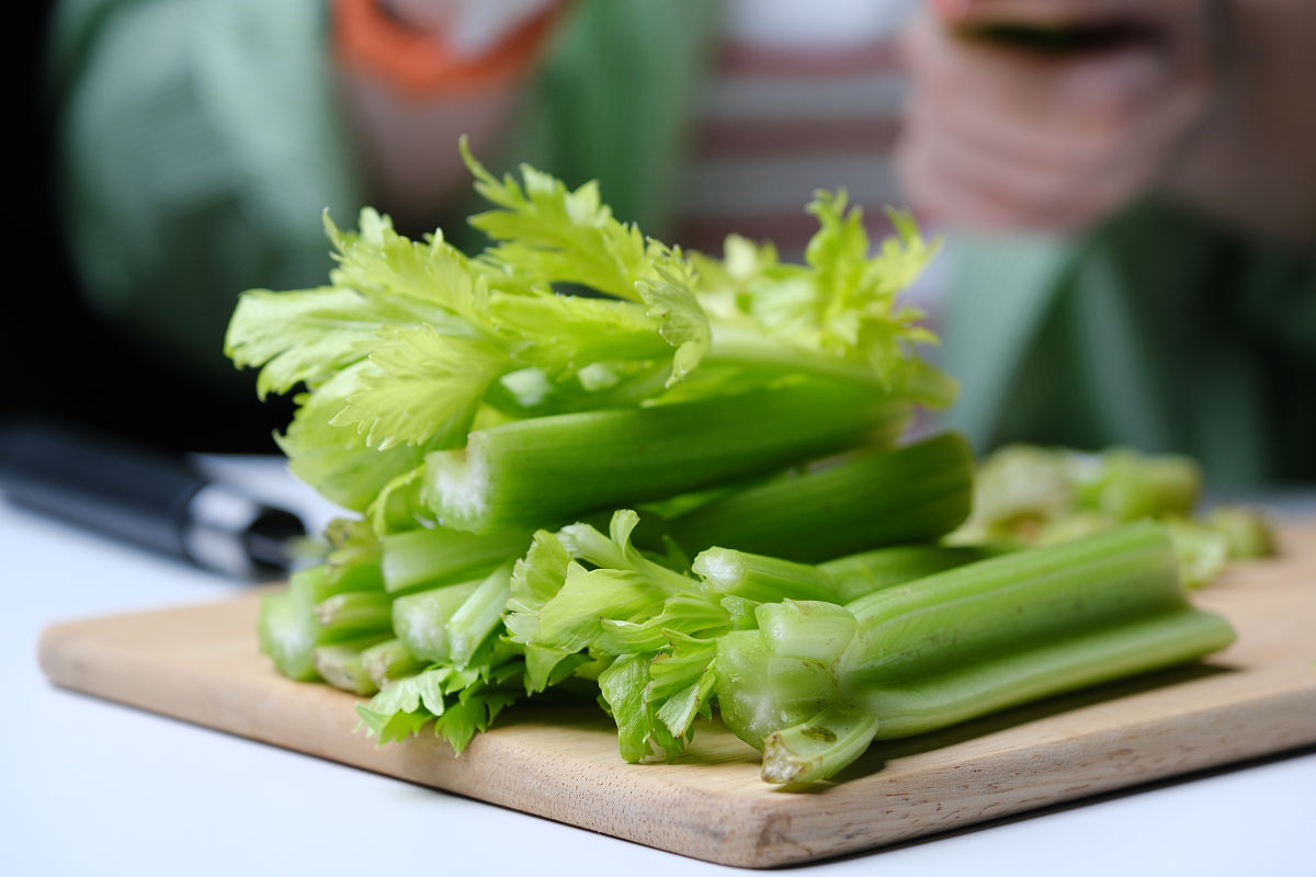 生吃西芹要注意哪些问题