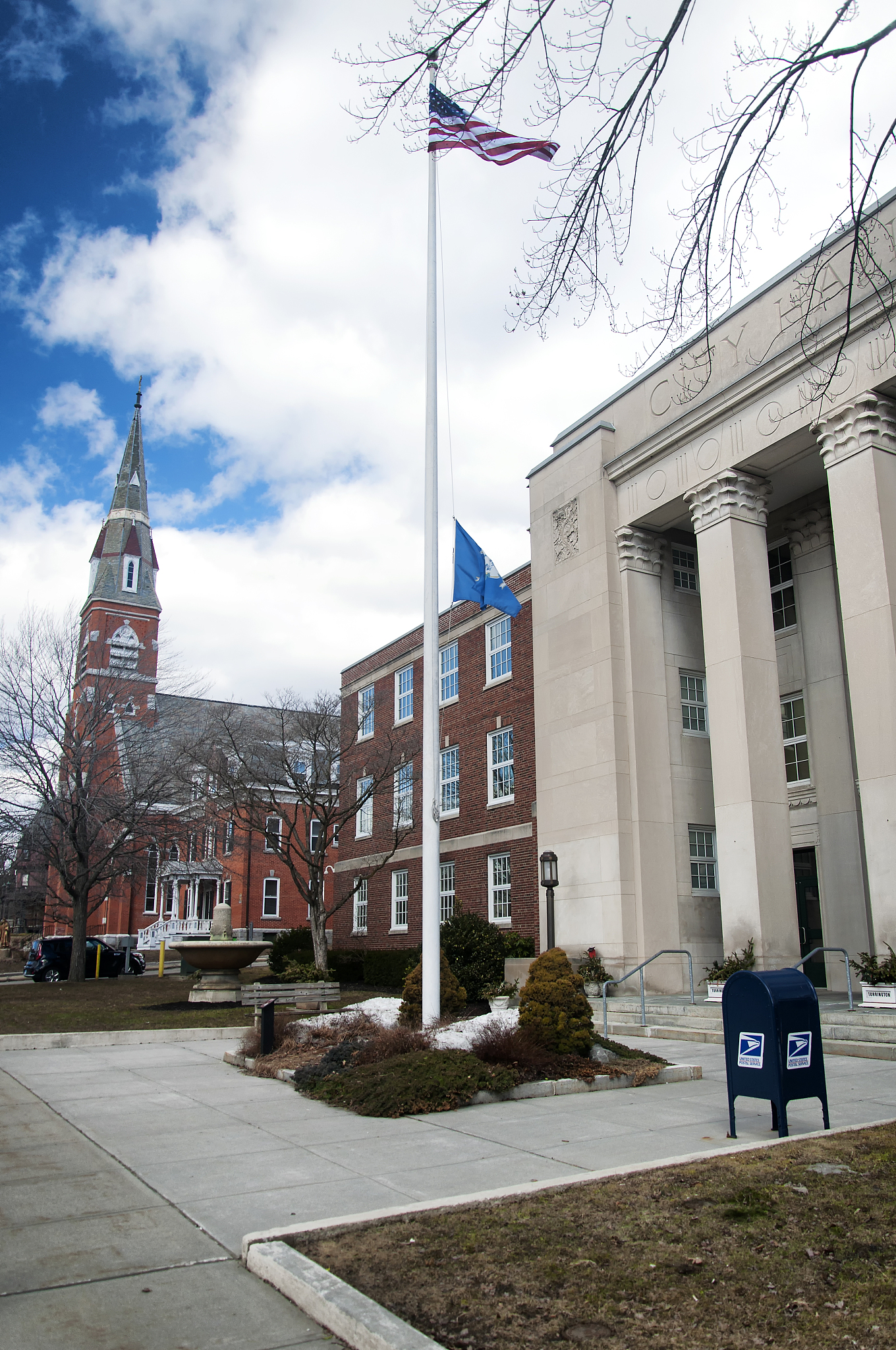 torrington connecticut city hall and main street