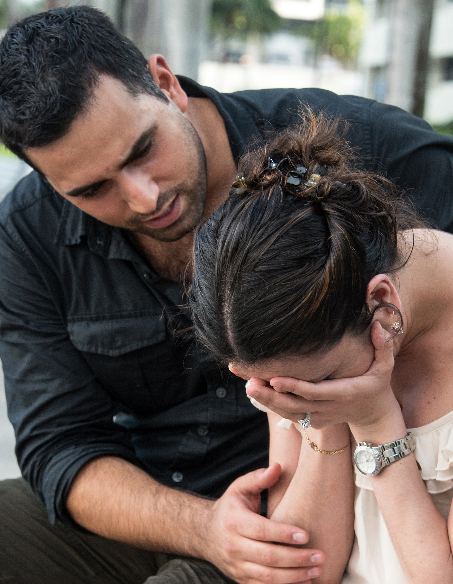 男朋友跟我吵架没吵过我需要安慰他吗？