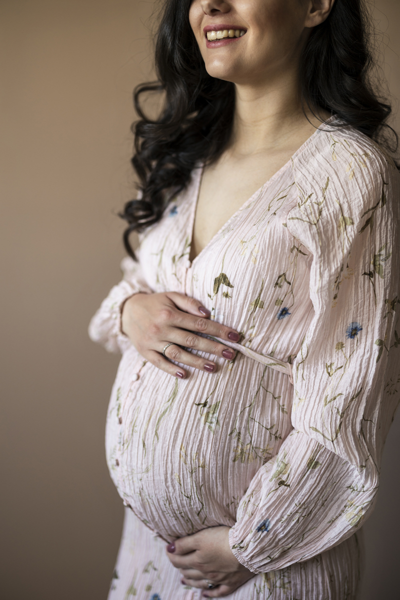 80岁女友怀孕？如何应对这罕见情况？