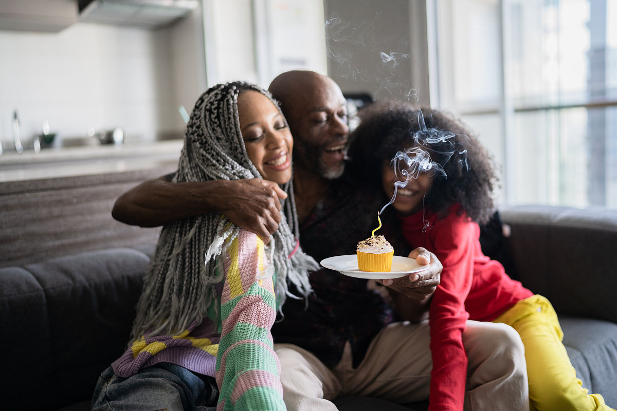 写一篇父亲生日的答谢亲友祝福语句。