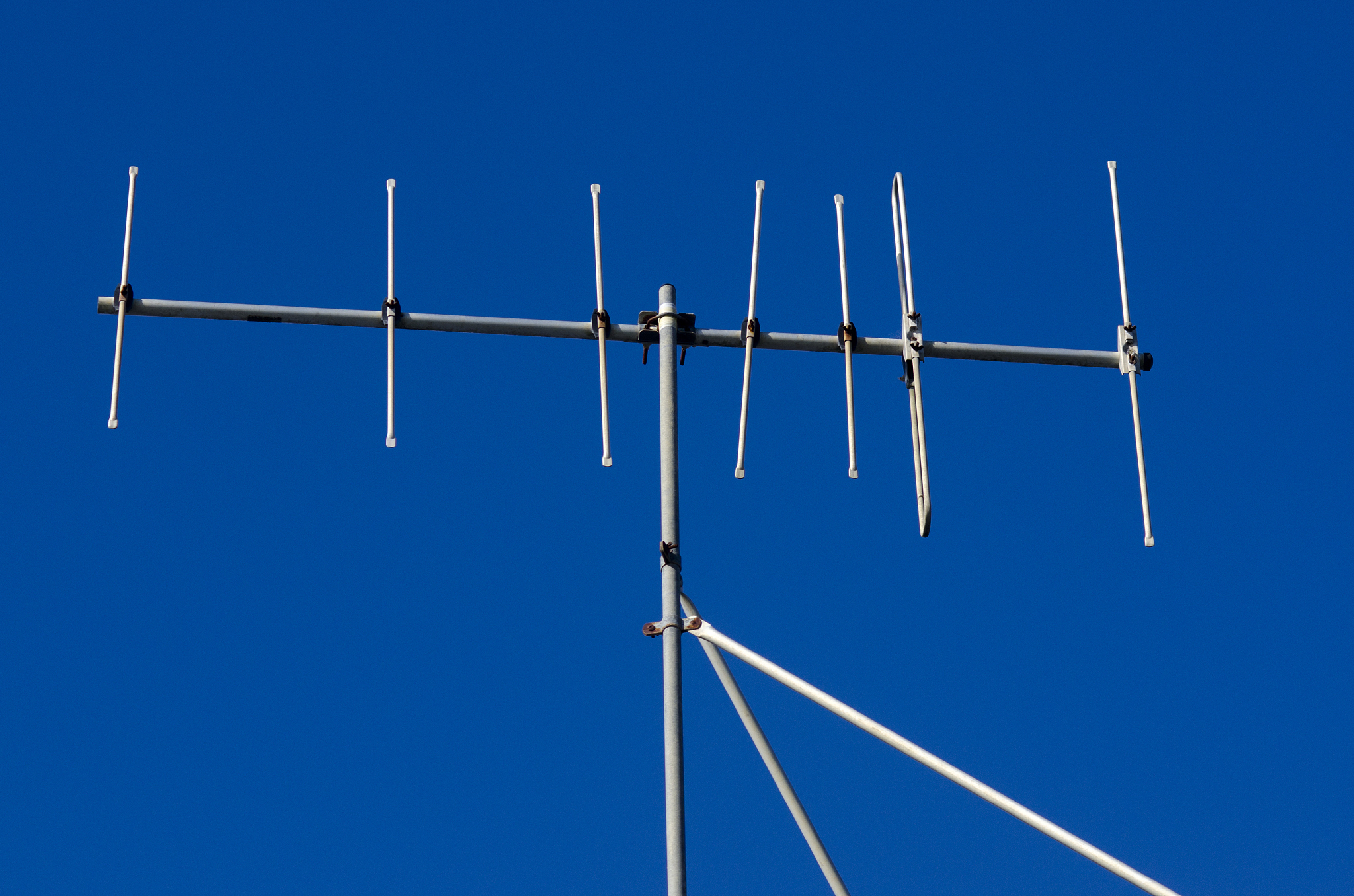 outdated analogue tv antenna
