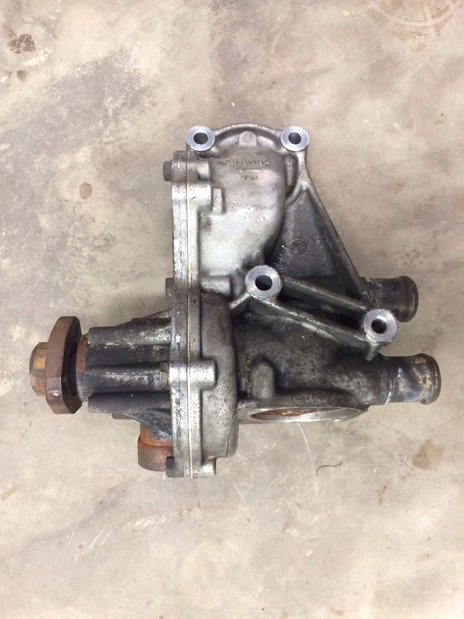 鸿泰504后动力输出柱咋拆