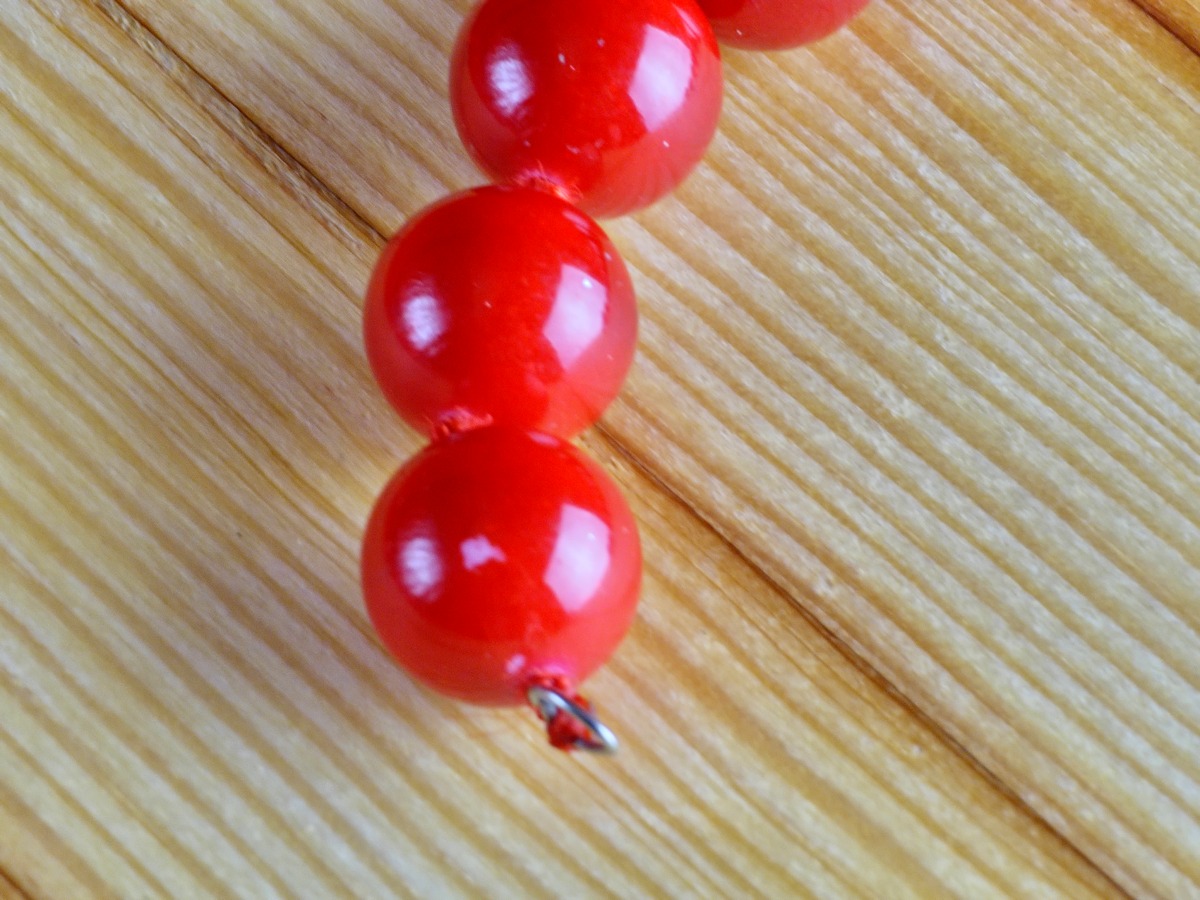 珊瑚手串保养指南：如何呵护你的珊瑚饰品