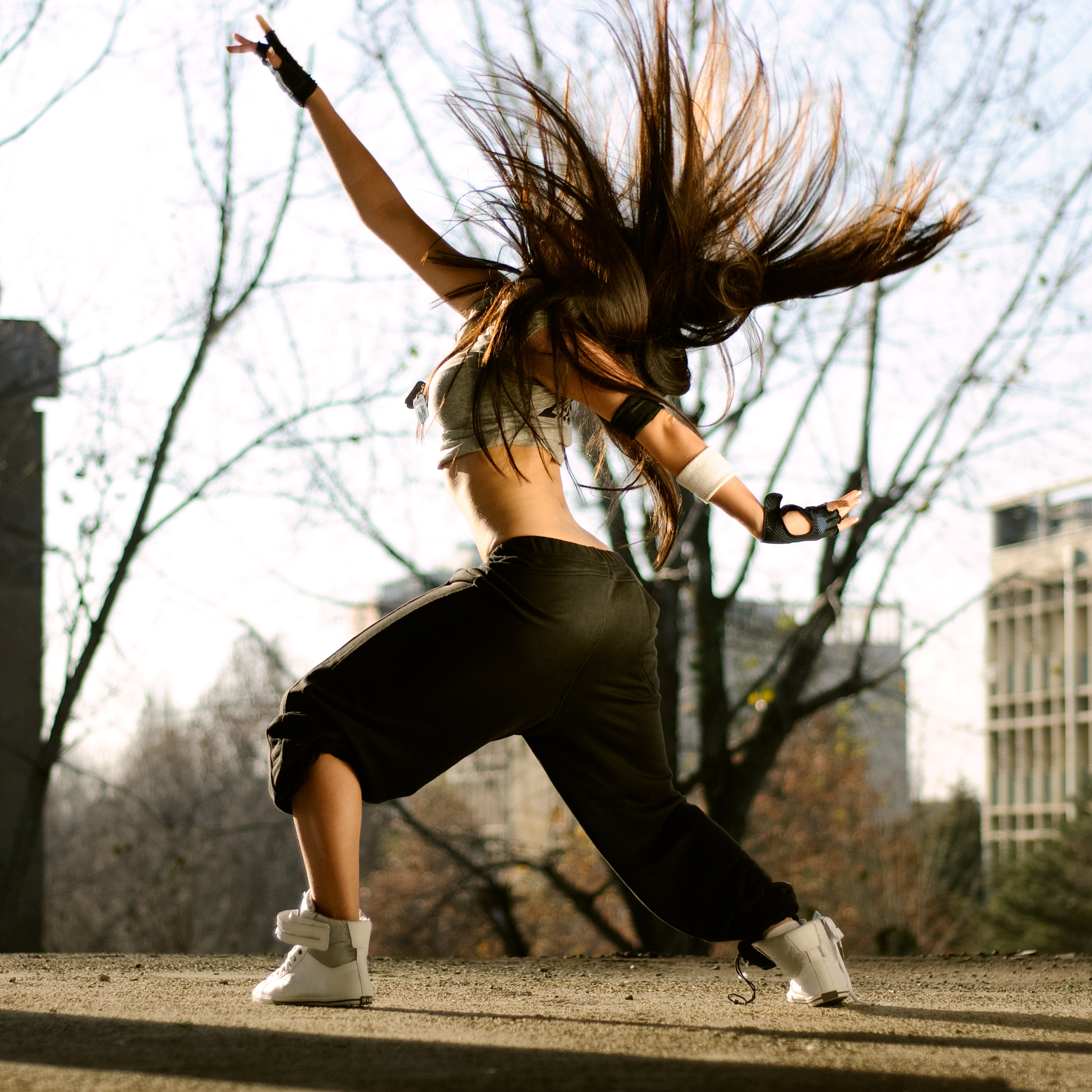 街头狂舞：亚洲女性的自信与自由