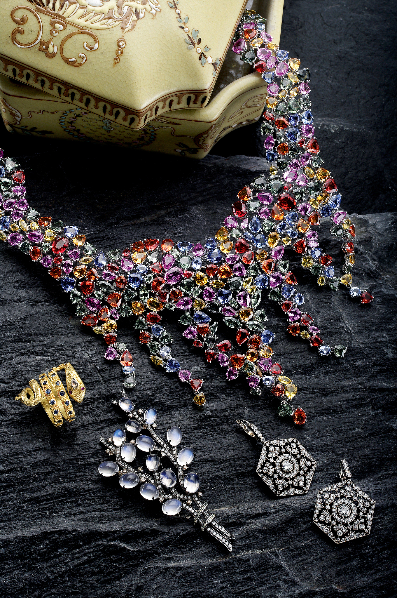 根据 everyday fashion jewelry 来写广告语