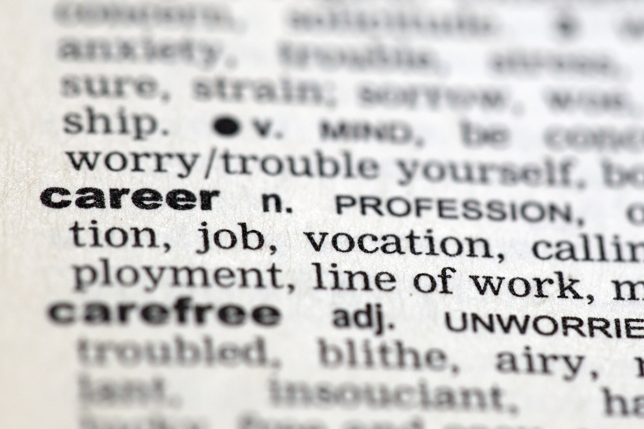 如何降低文字重复率并保持逻辑通顺？