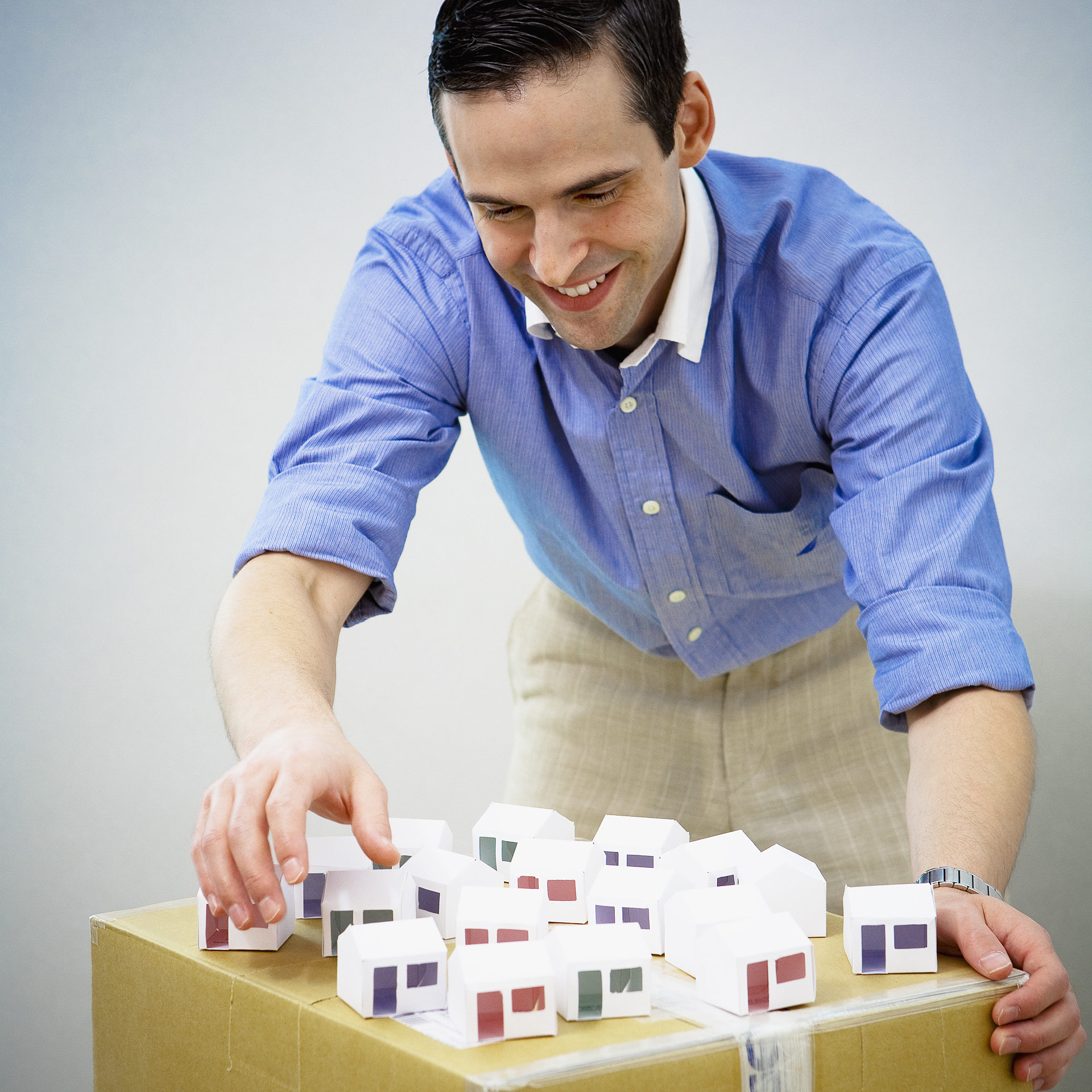 保险经纪公司不设直营或特许经营的优势