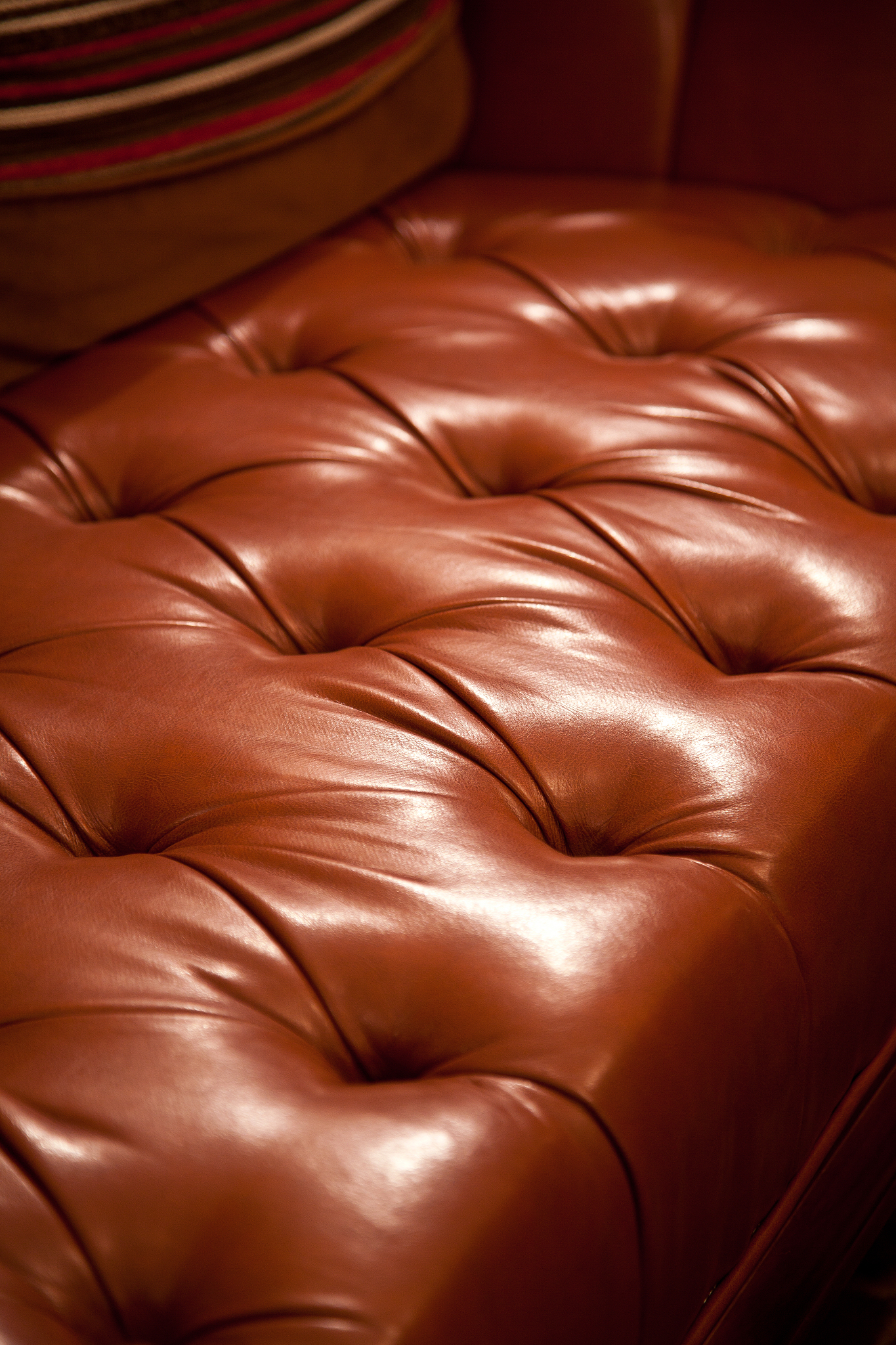 如何判断是不是人造皮沙发？从哪些方面入手？