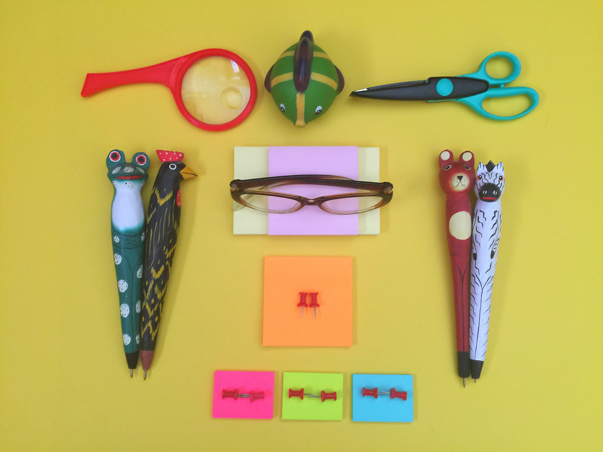 三年级学生制作学具400件四年级比三年级制作的学具的2倍少78件五年级比三、四年级制作的学具总和一半还多390件那么请问三个年级一共制作的总数是不是2634件呢？