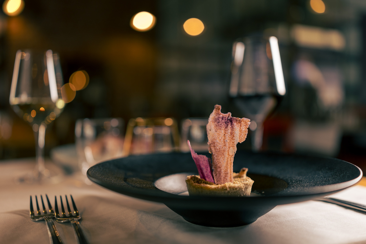 屋内拍摄美食怎么打灯补光