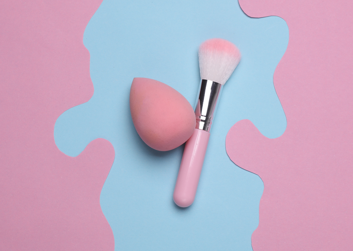 给我一篇化妆师常用的工具有哪些的500字文章