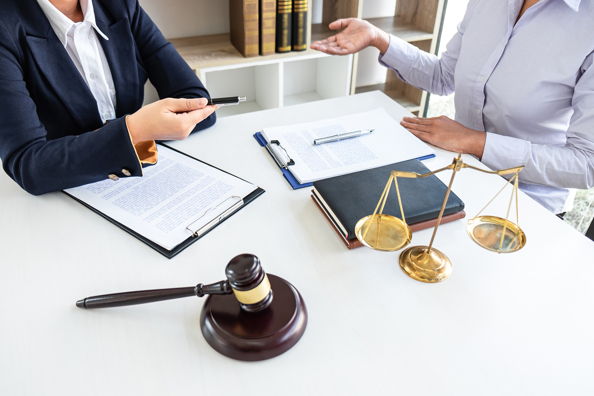 professional female lawyer or counselor discussing negotiation l