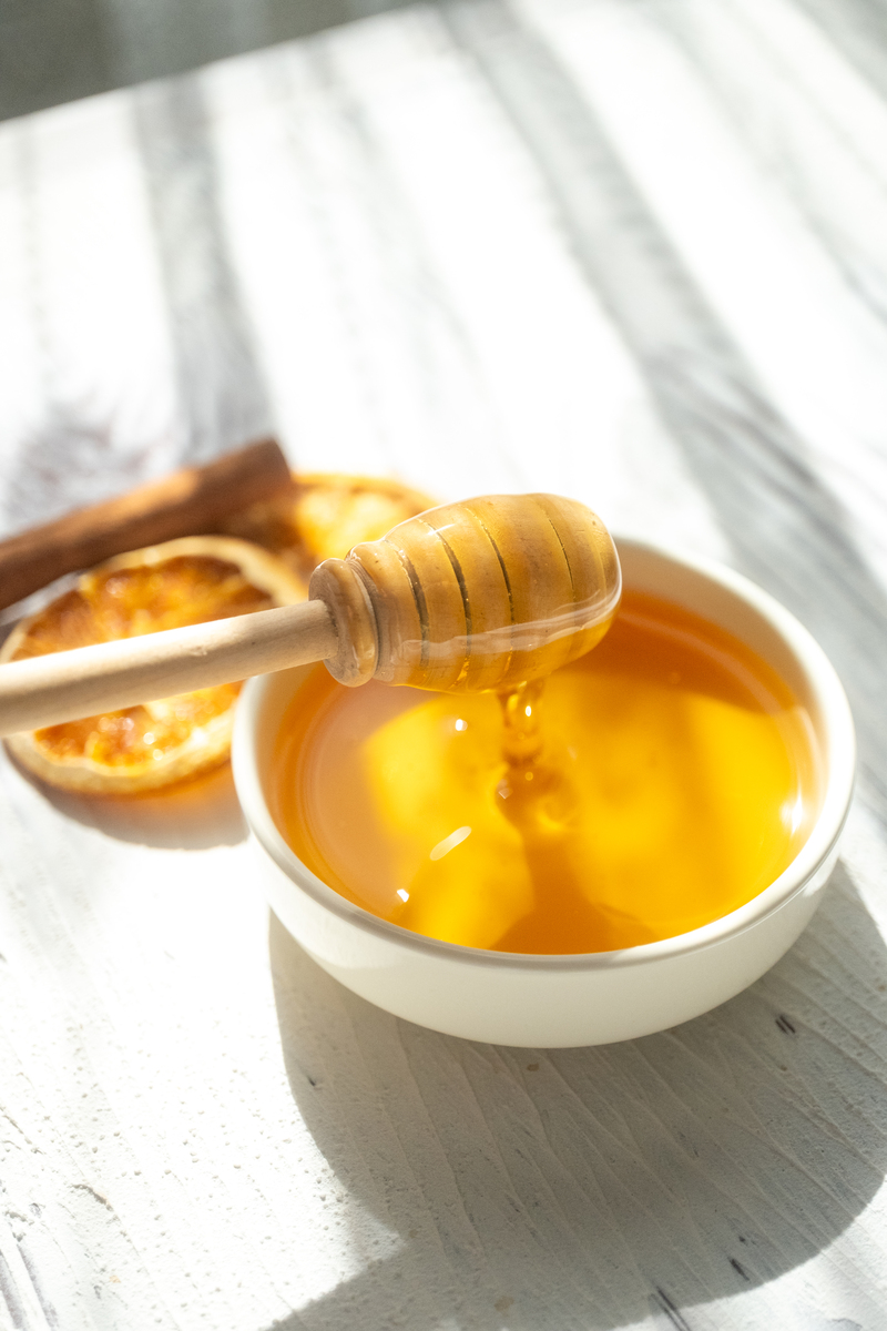 真蜂蜜口感特点：甜中带酸，厚实粘稠，纯净自然