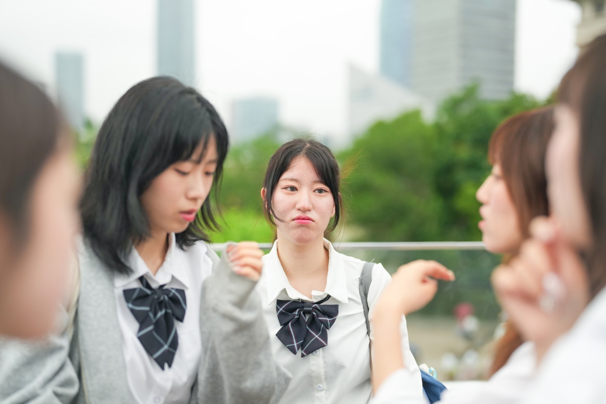 初中女生毕业选什么专业好？幼师行业前景如何？