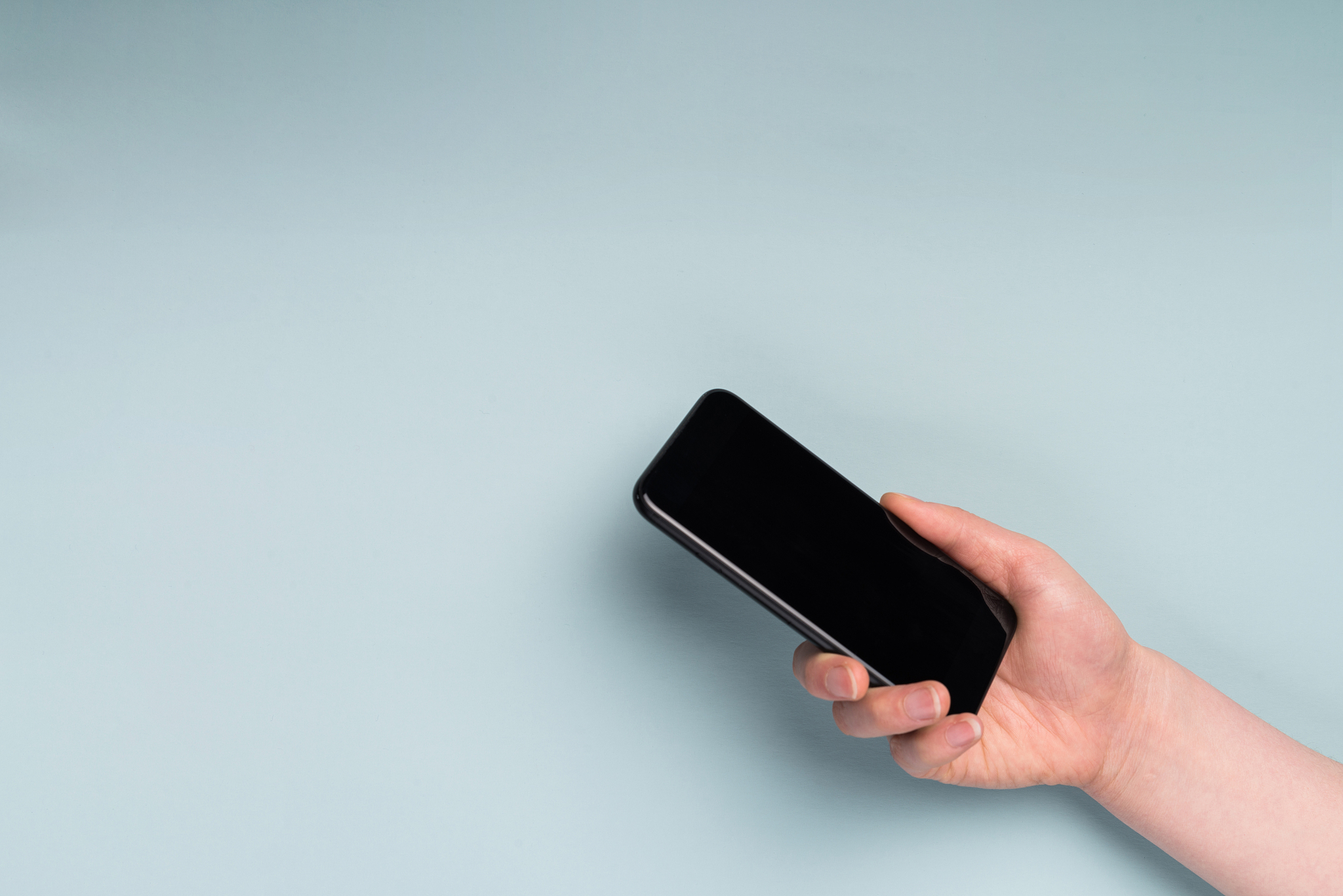 请650字的博客文章主题是：手机发烫关闭三个功能