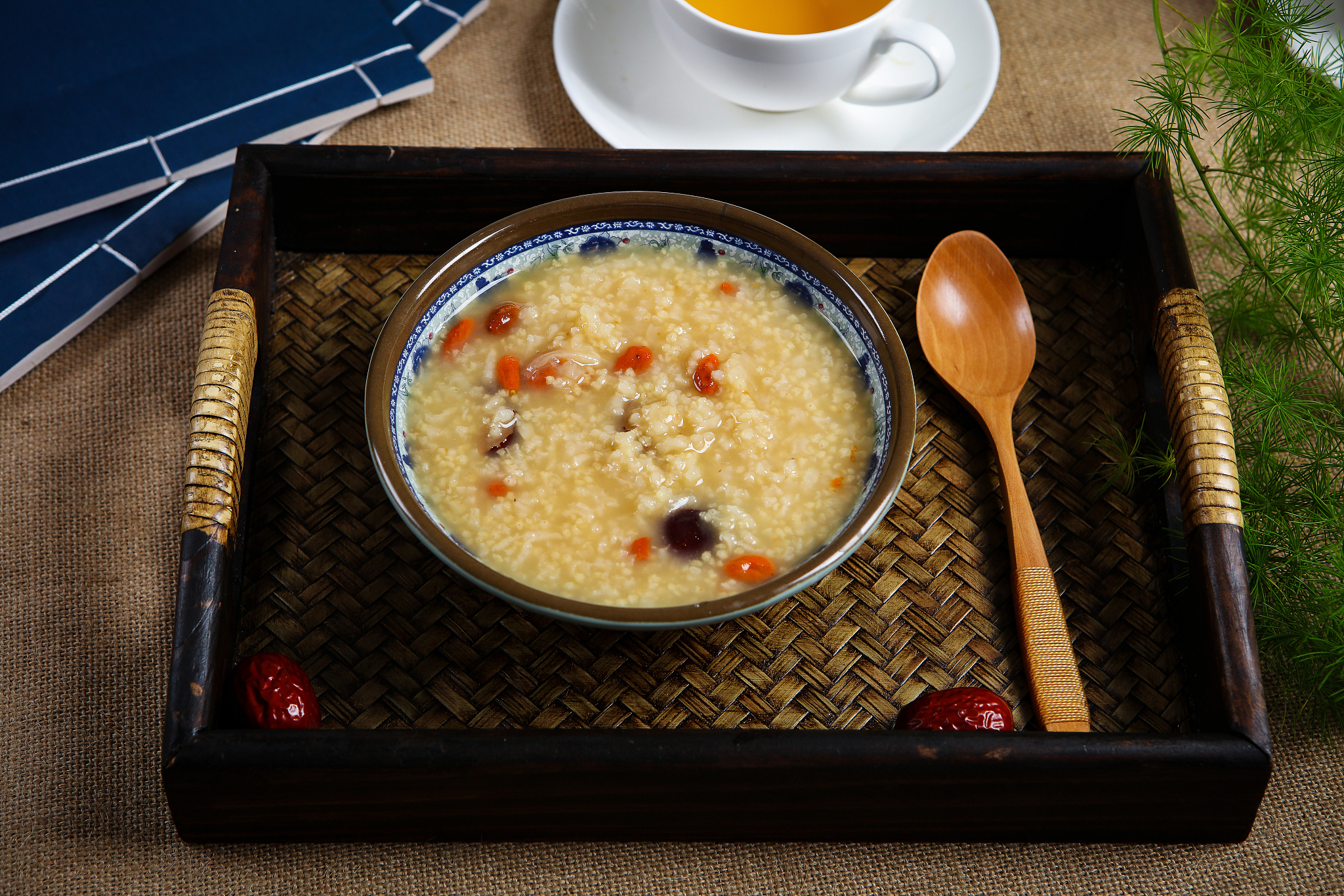 重庆南丁卫生职业学校是民办学校还是公办学校？