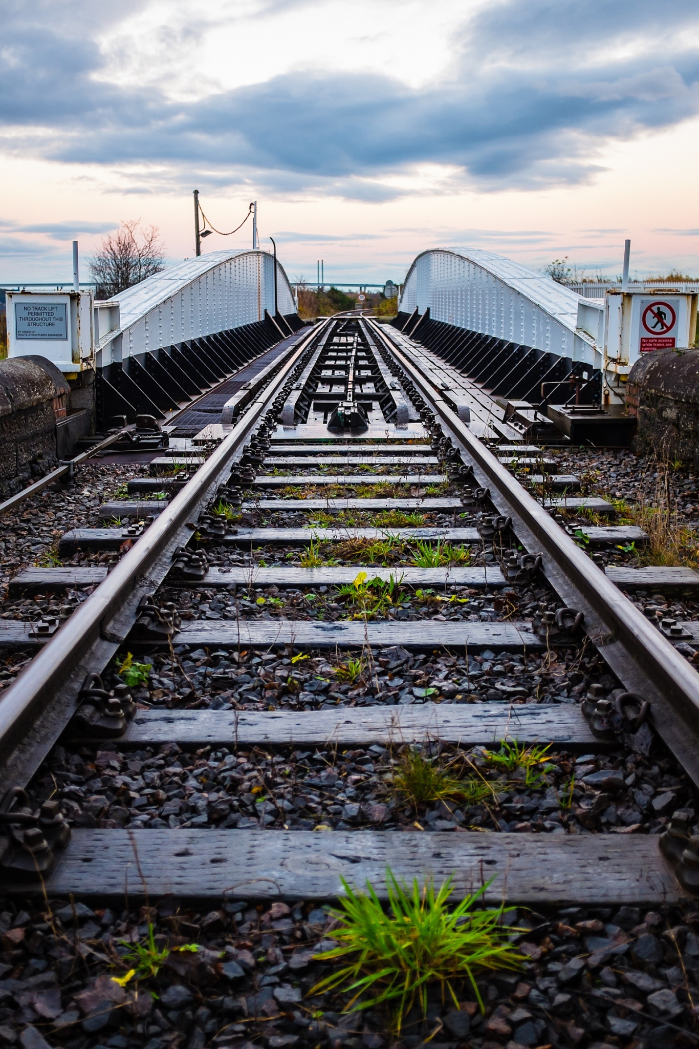 2021年成都市铁路运输学校带动的学生的就业