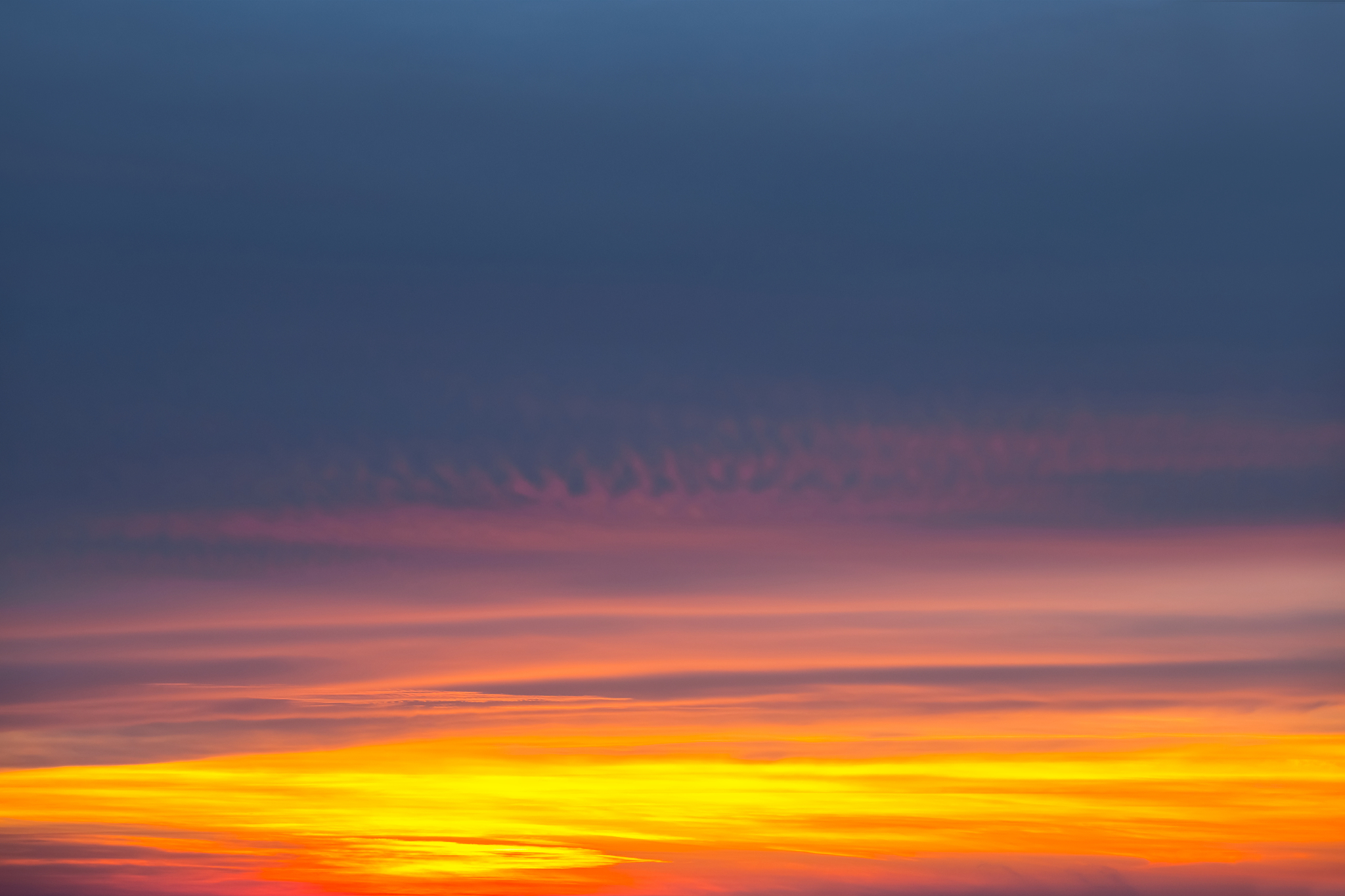 日落美景：天空的艺术品，静谧而梦幻