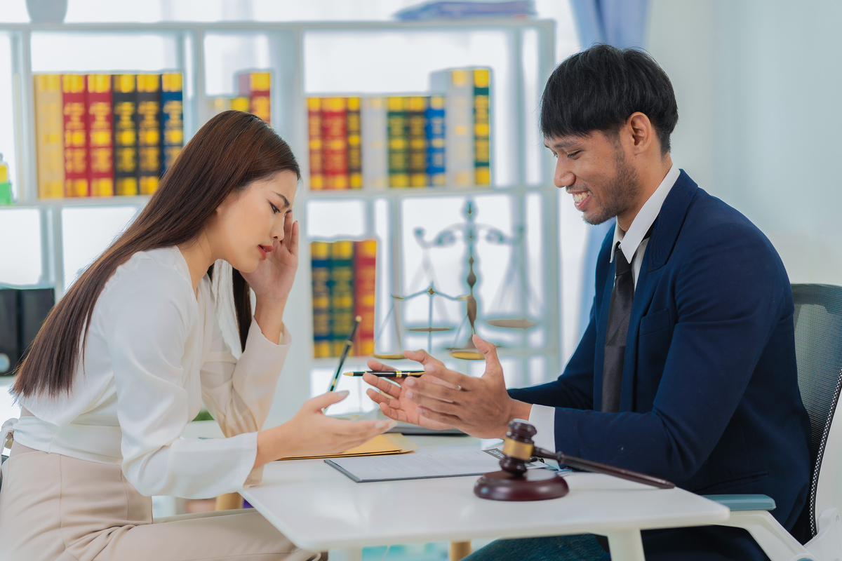 办公室甜蜜瞬间：爱意满满的办公爱情故事