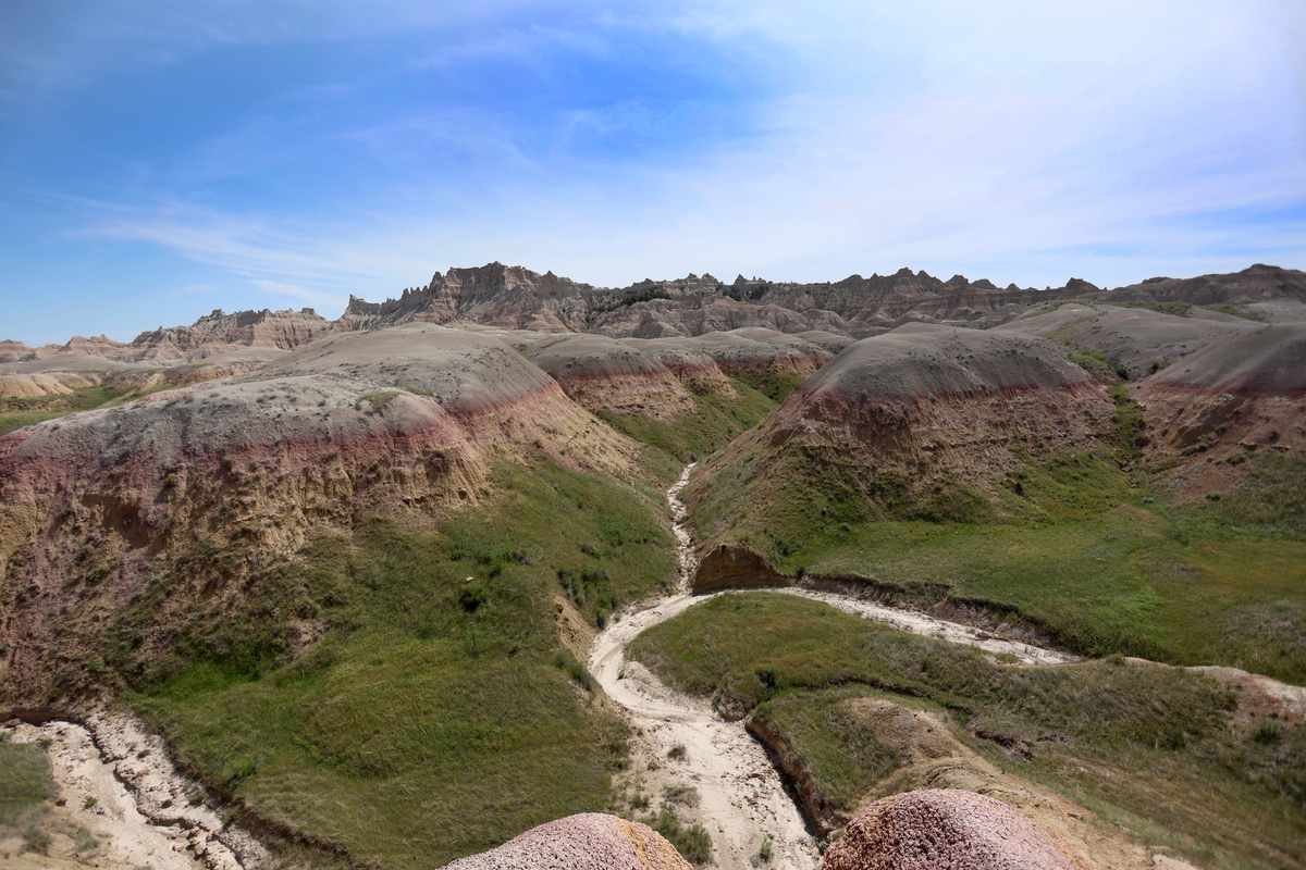 甘肃临夏恐龙国家地质公园地貌类型 - 峡谷、悬崖、石林、河谷、平原