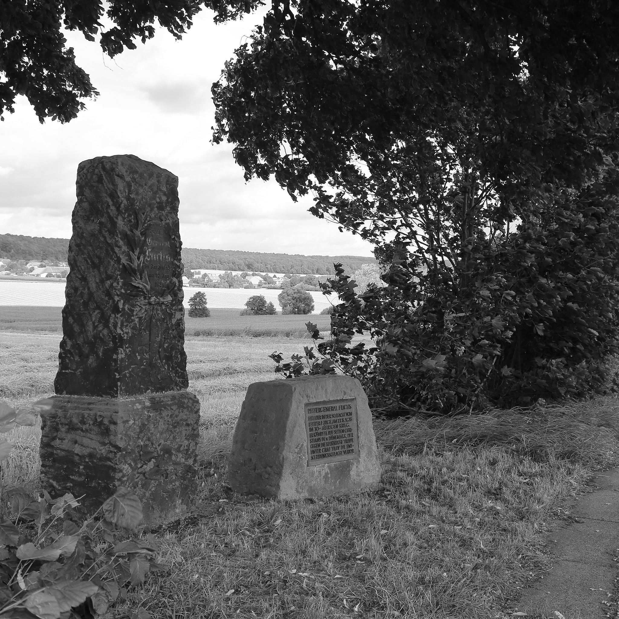 《The Nickel Boys》中墓地隐喻的深度解析：掩盖历史与种族不公