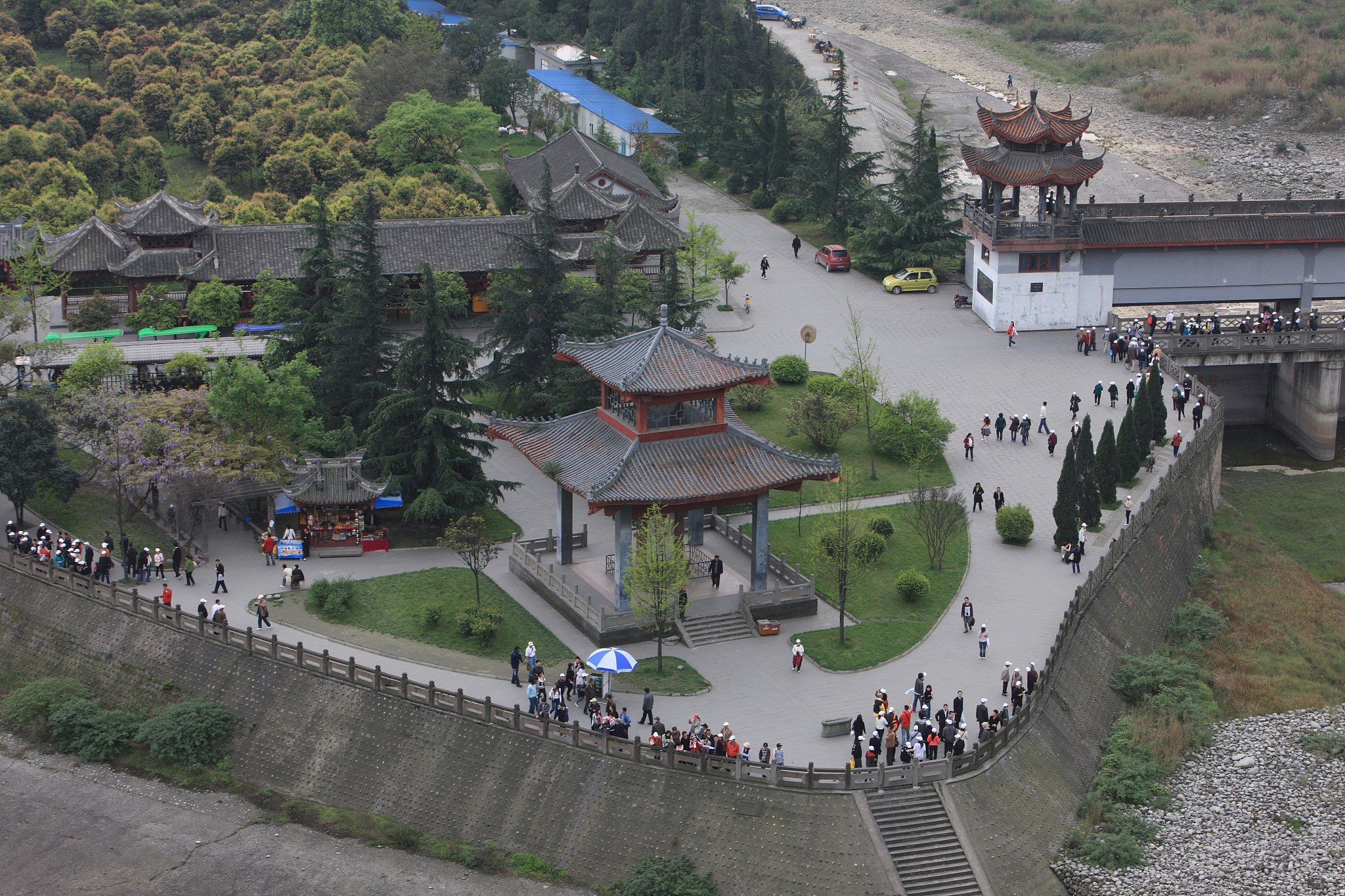 做一个四川省广安市旅游攻略
